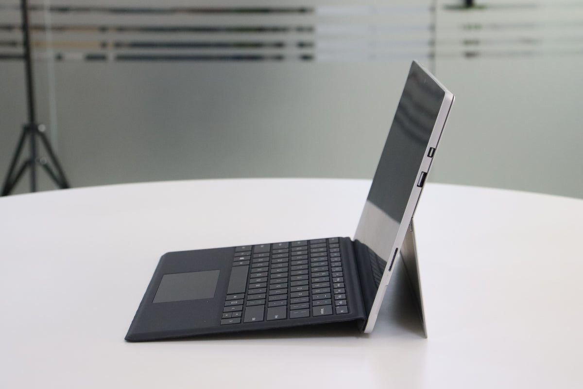 MICROSOFT SURFACE PRO 6 SN:78360 right side view