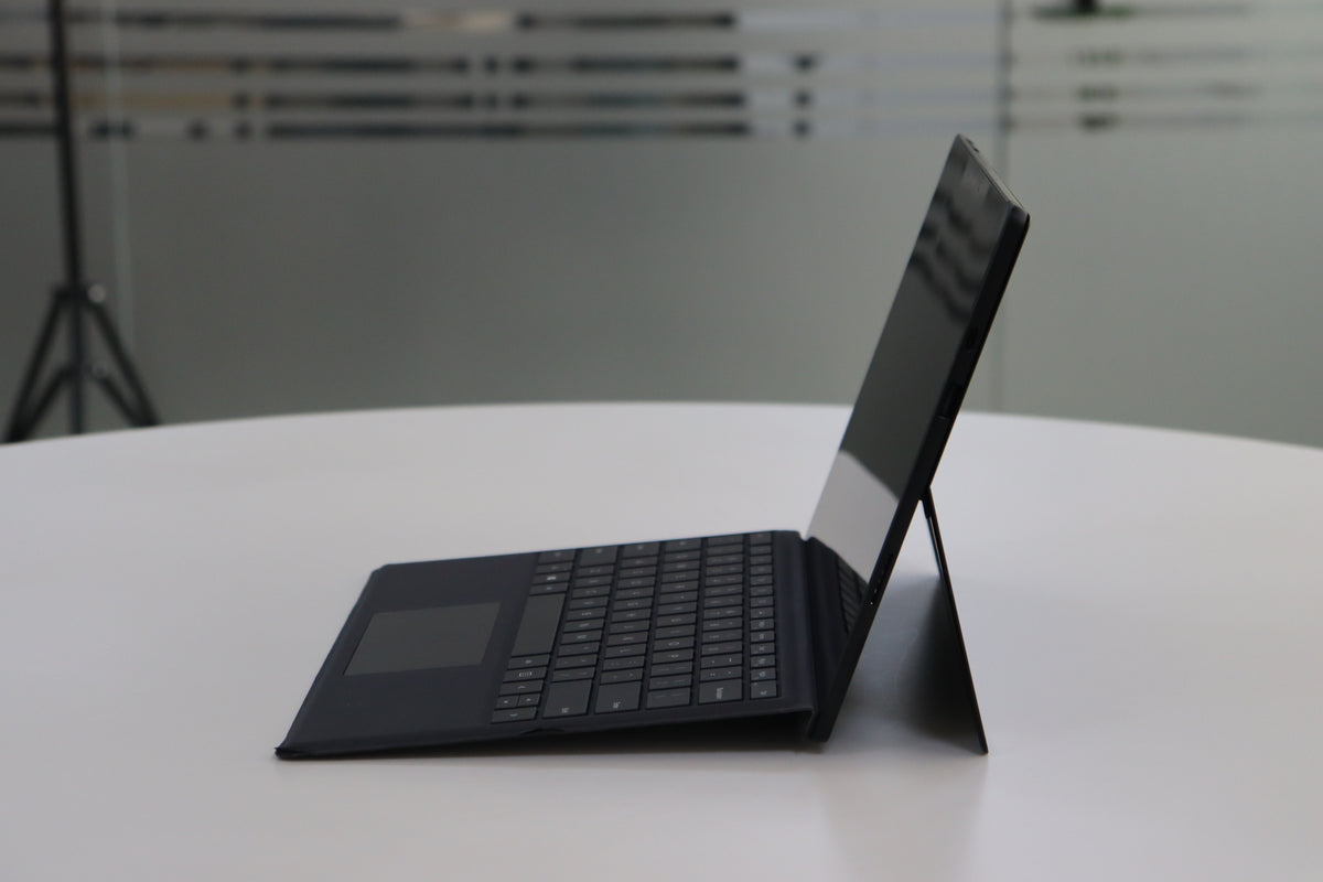 MICROSOFT SURFACE PRO 7+ SN:78365 right side view