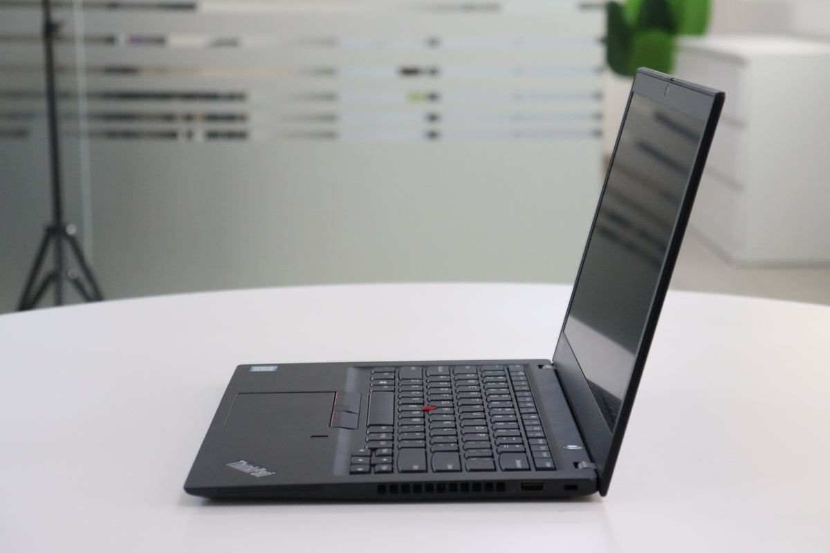 Lenovo ThinkPad T490s SN:84111 product photo 3