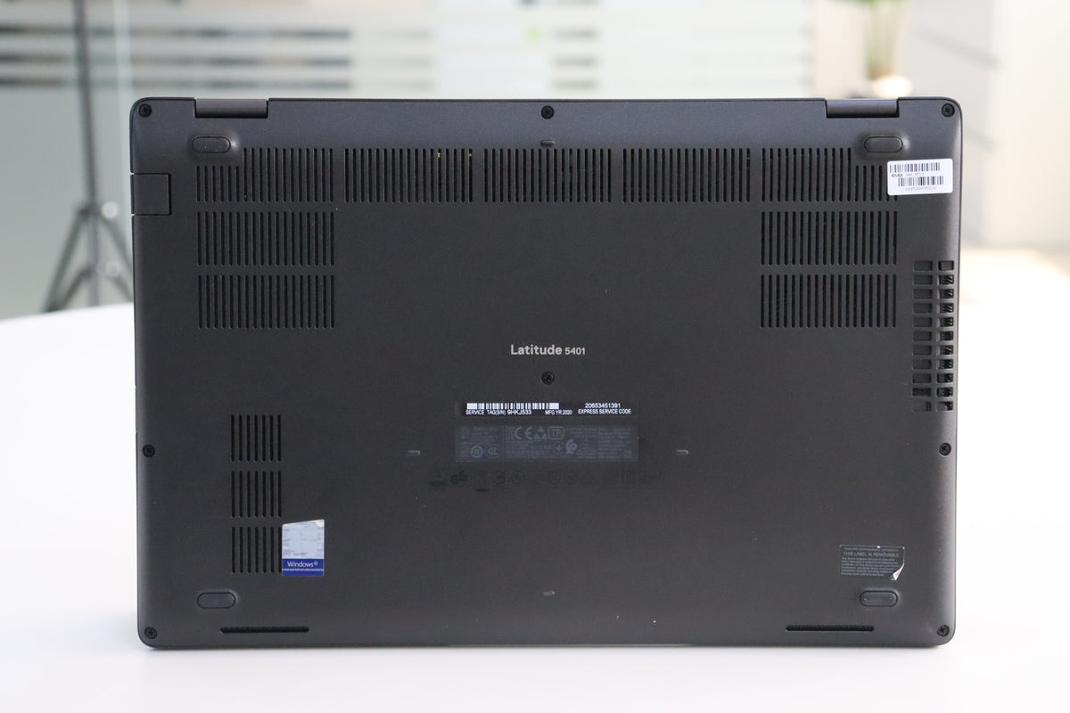 DELL LATITUDE 5401 SN:95826 bottom view