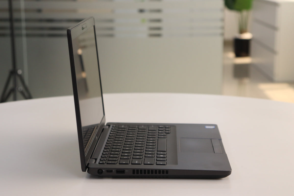 DELL LATITUDE 5401 SN:95826 left side view