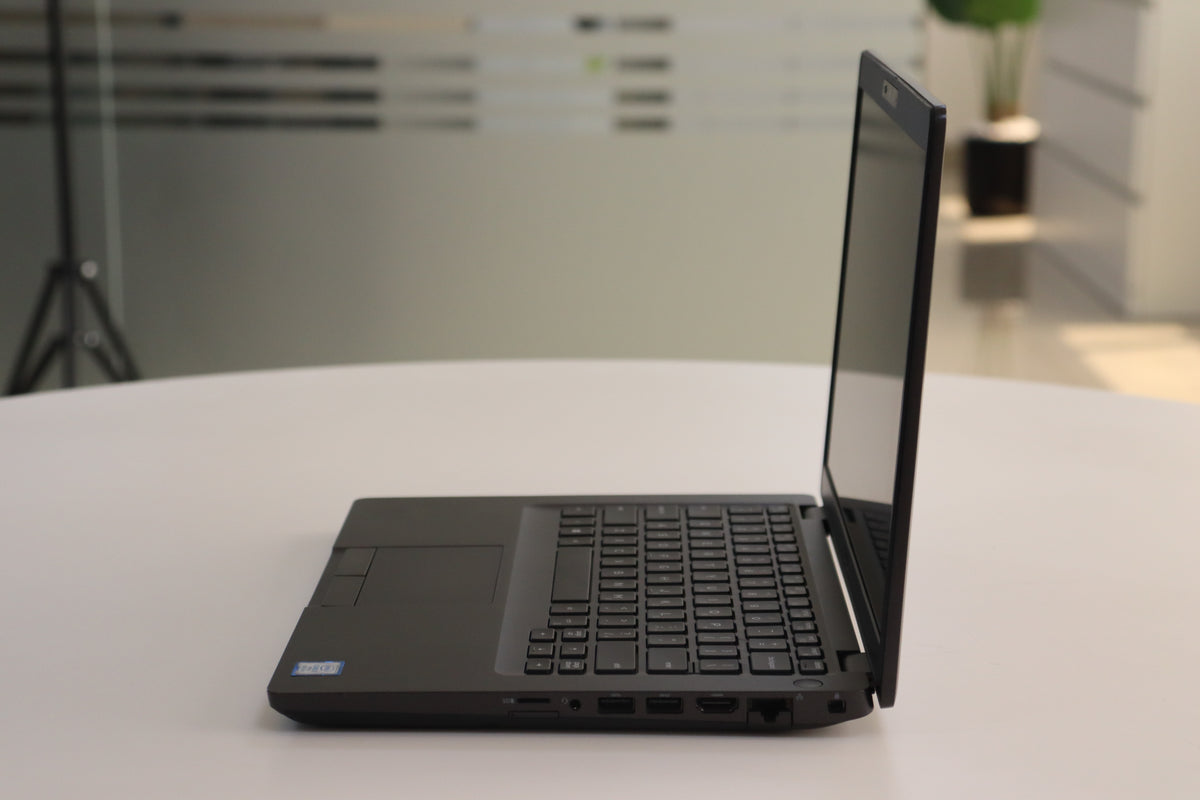 DELL LATITUDE 5401 SN:95826 right side view