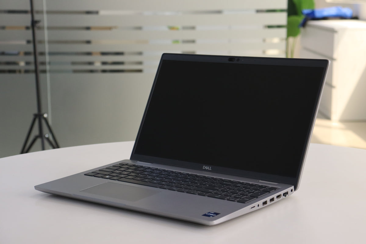 DELL INC LATITUDE 5540 SN:04956 right front angle