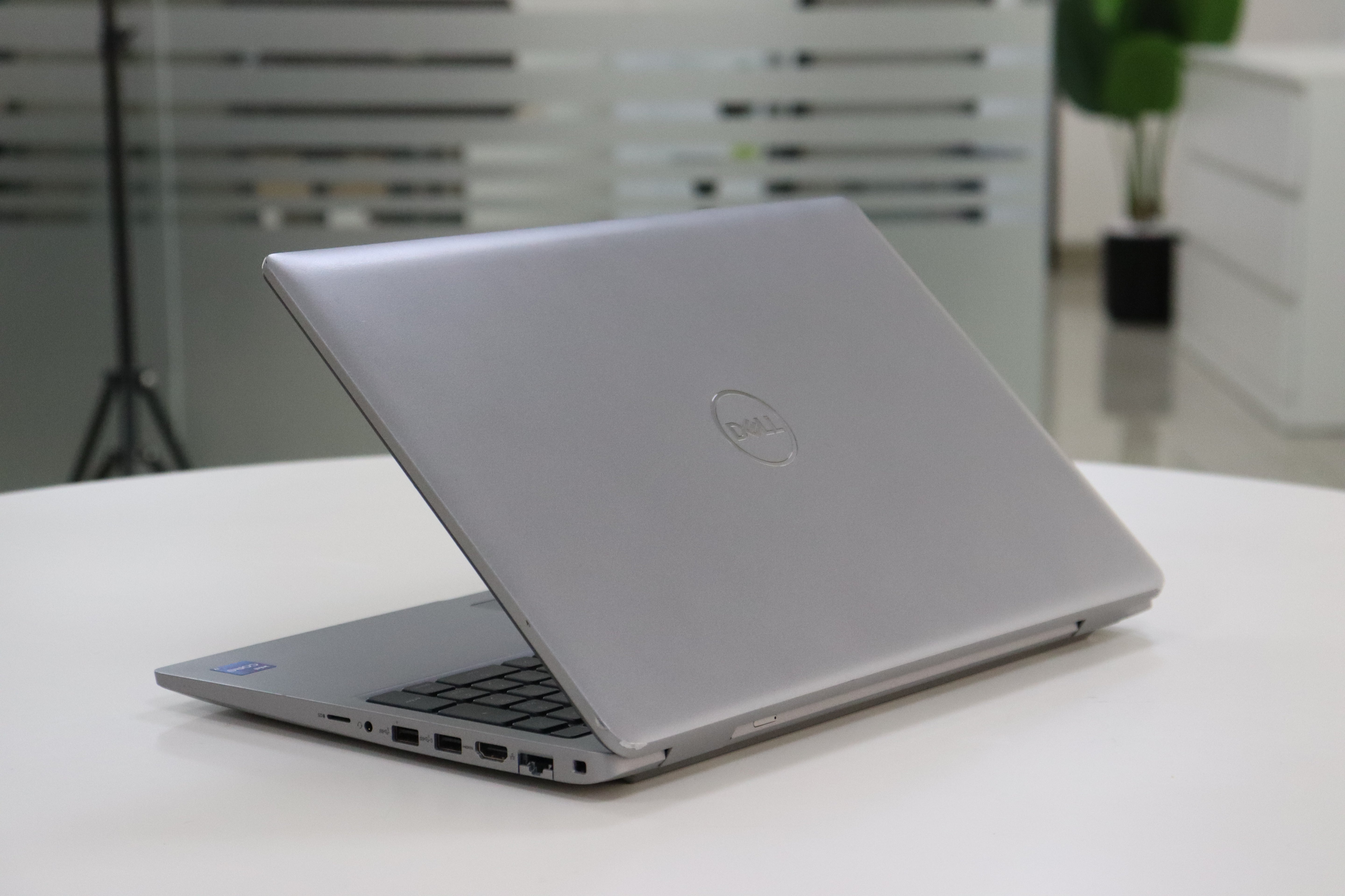 Dell Latitude 5540 SN:04958 product photo 6