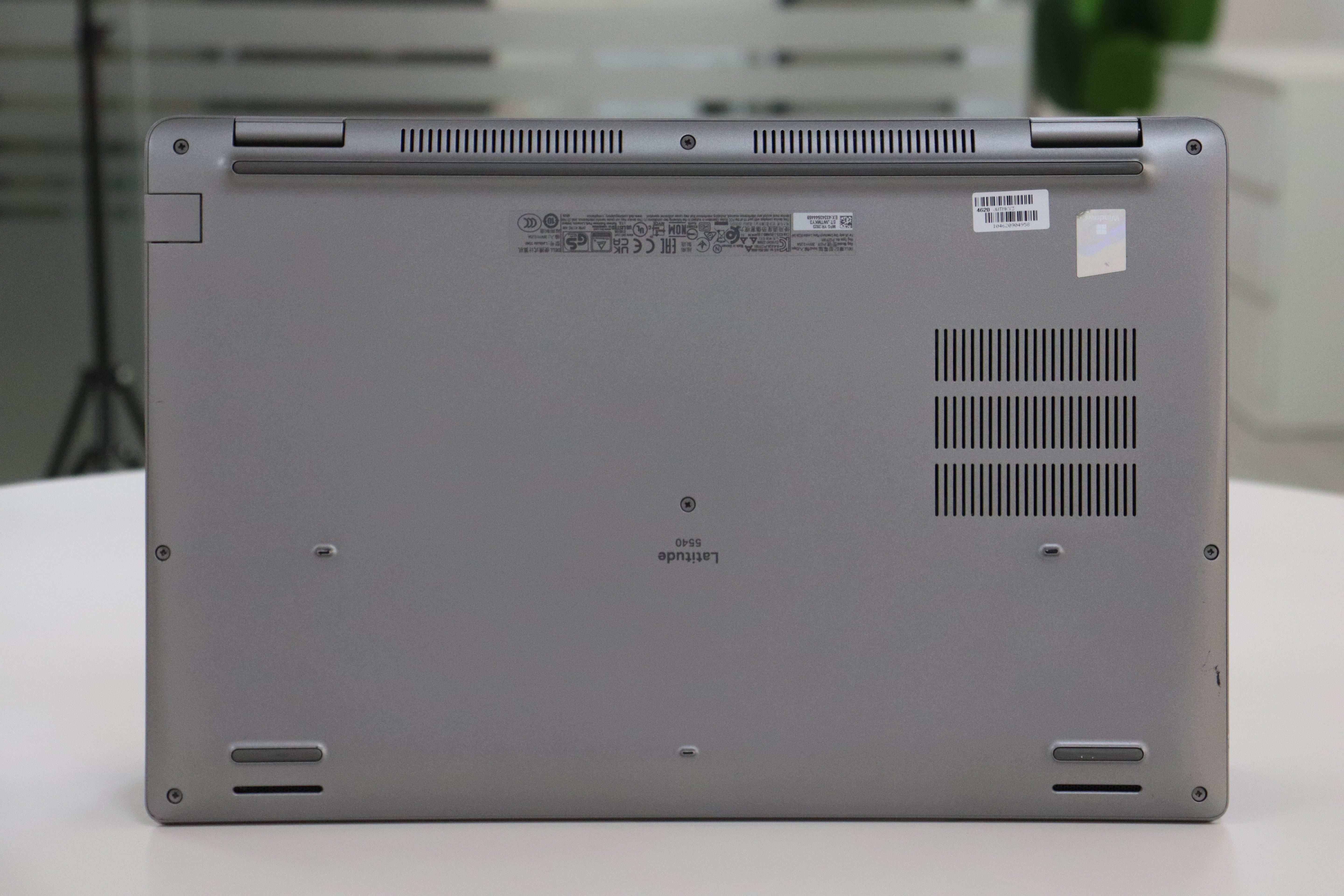 Dell Latitude 5540 SN:04958 product photo 7