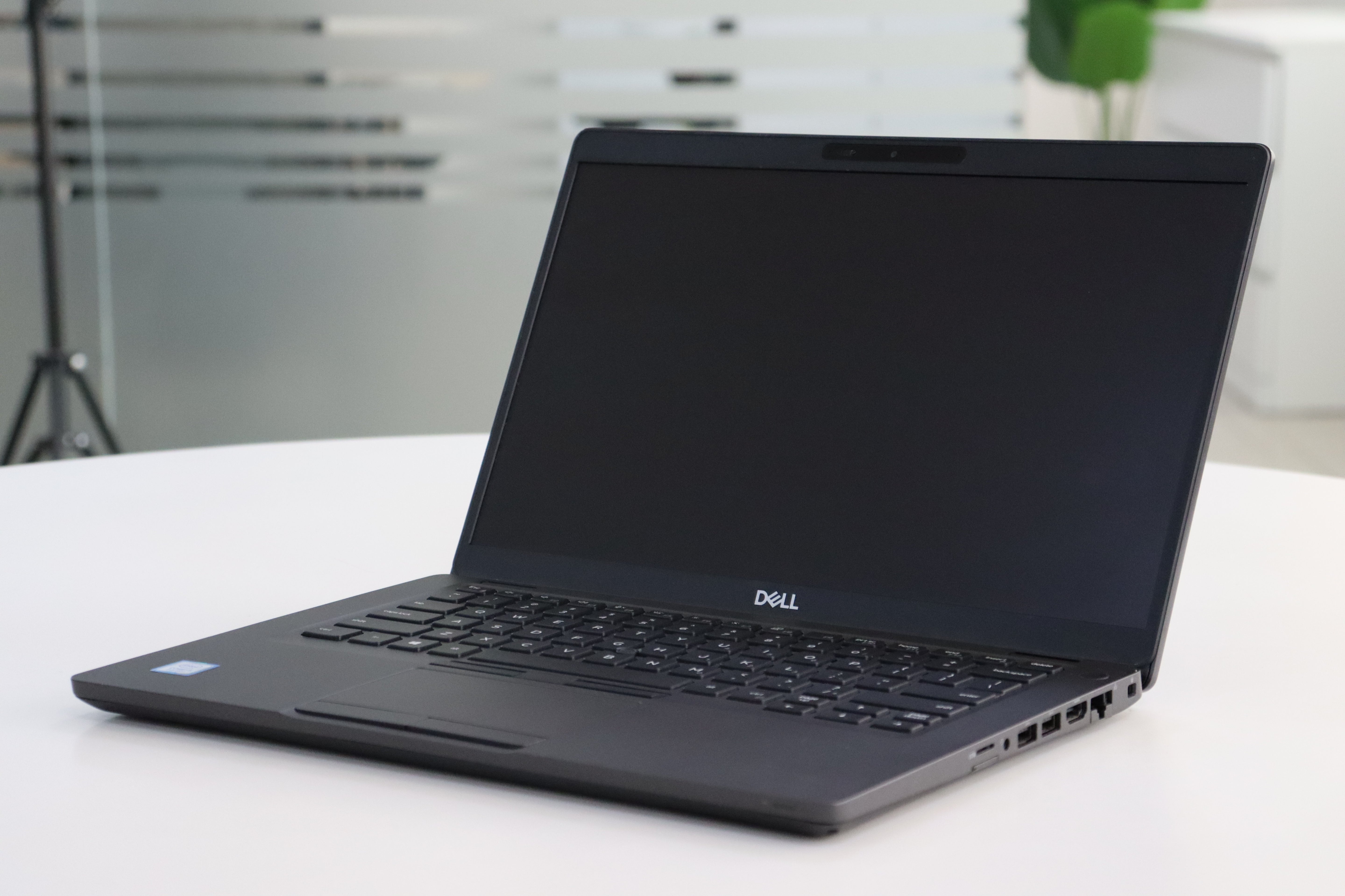 Dell Latitude 5400 SN:12316 product photo 2