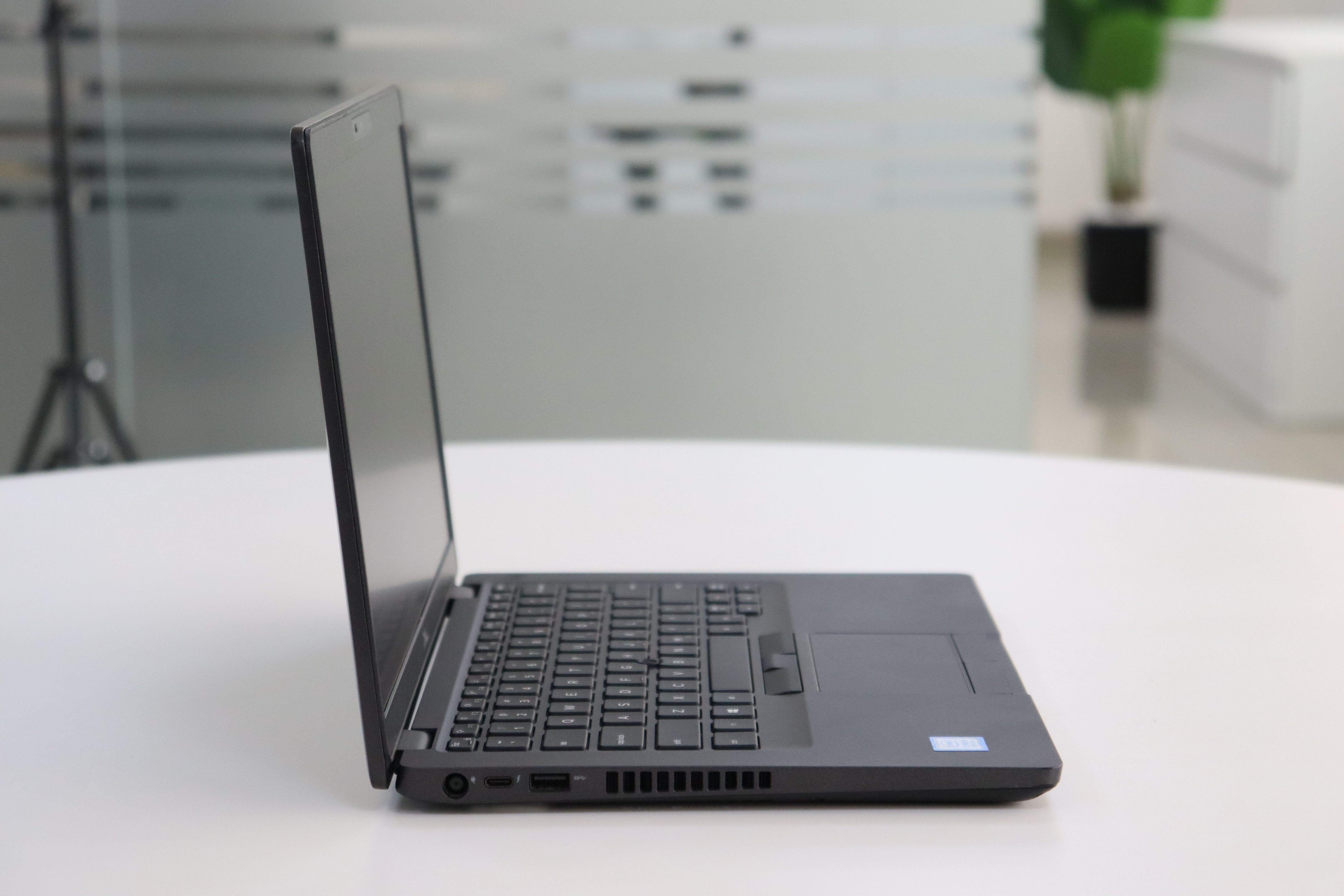 Dell Latitude 5400 SN:12316 product photo 4