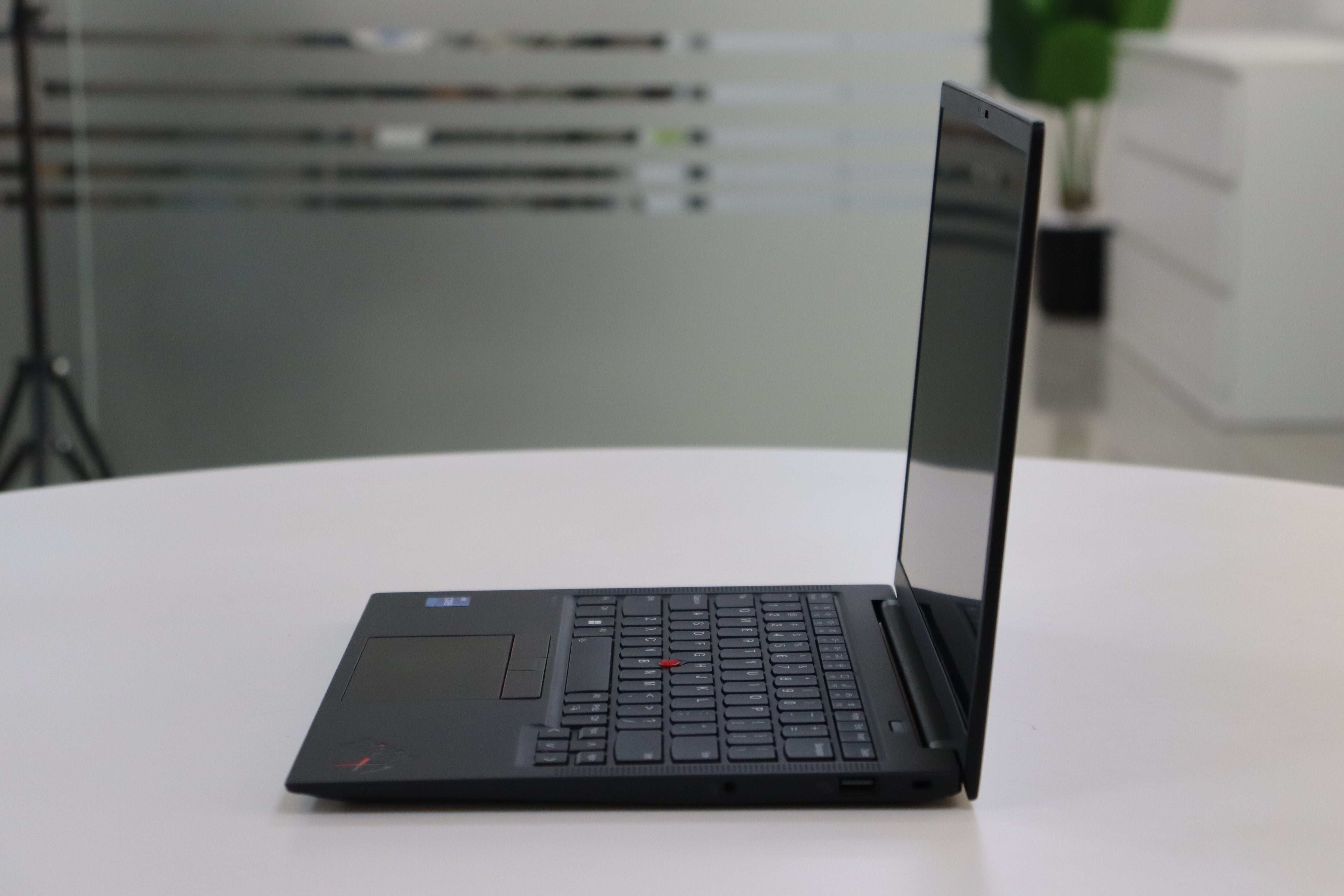 LENOVO THINKPAD X1 CARBON GEN 9 SN:16630 product photo 3