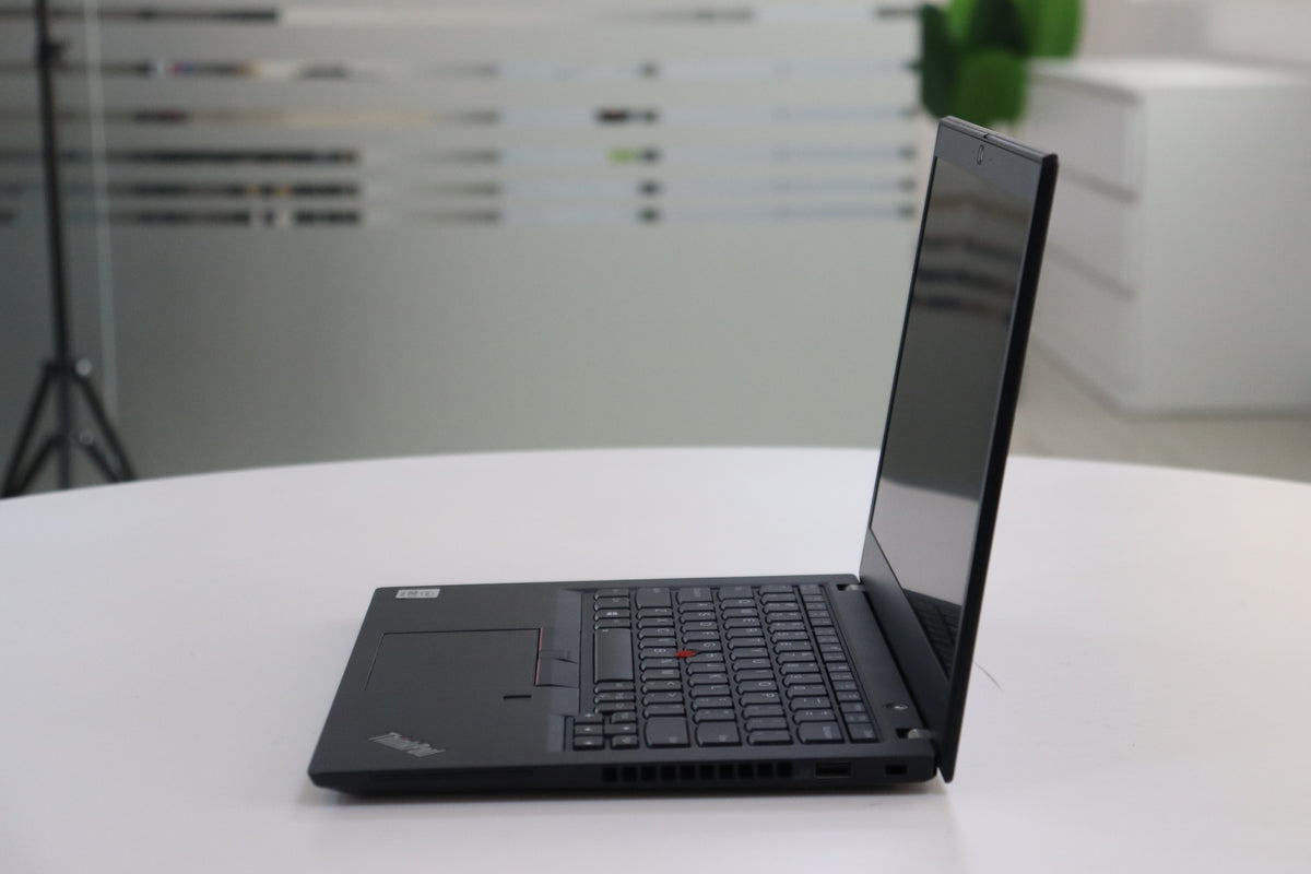 Lenovo ThinkPad X390 SN:18677 product photo 3