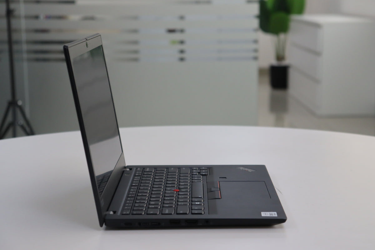 Lenovo ThinkPad X390 SN:18677 product photo 4