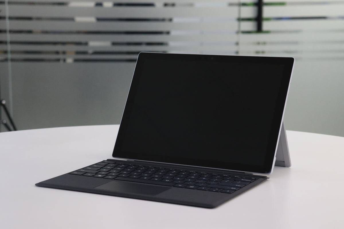 MICROSOFT SURFACE PRO 5 SN:18907 right front angle