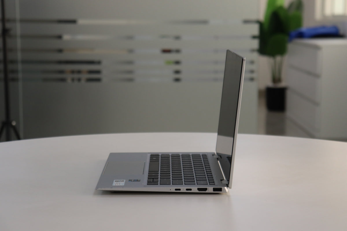 HP ELITEBOOK X360 1030 G8 SN:19011 right side view