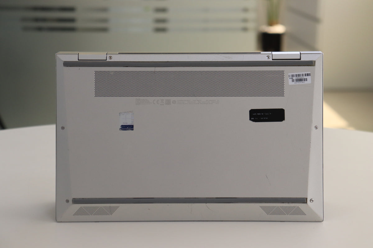 HP ELITEBOOK X360 1030 G7 SN:19022 bottom view