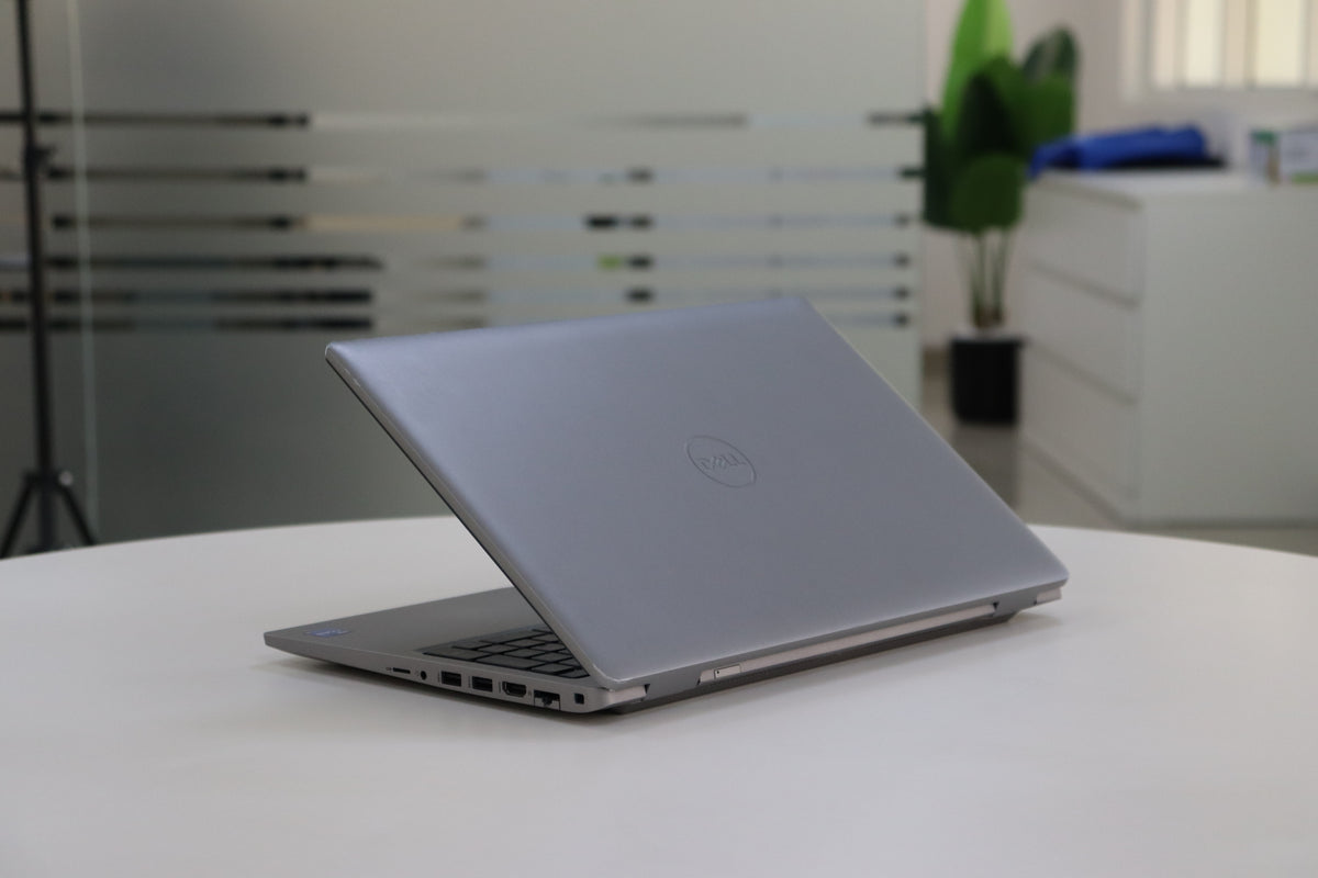 DELL LATITUDE 5520 SN:19098 rear right angle