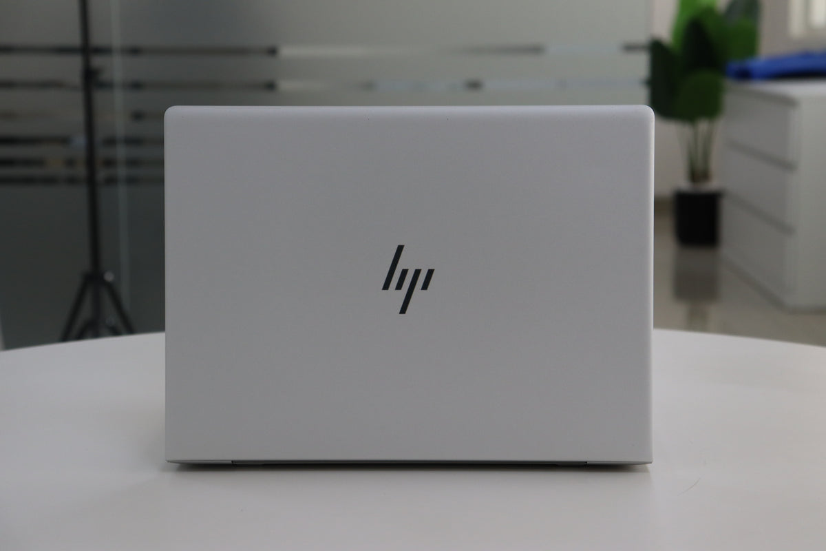 HP ELITEBOOK 830 G5 SN:18464 rear view