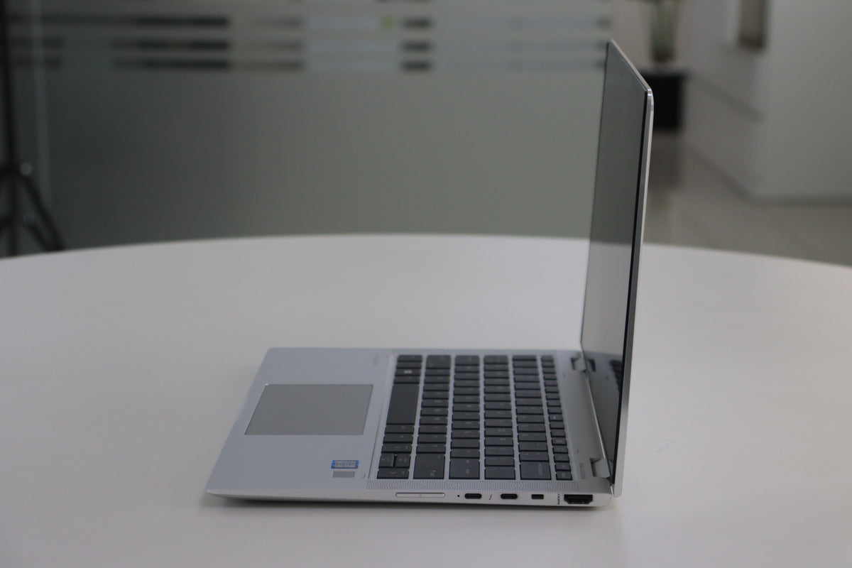 HP ELITEBOOK X360 1030 G4 SN:18467 right side view