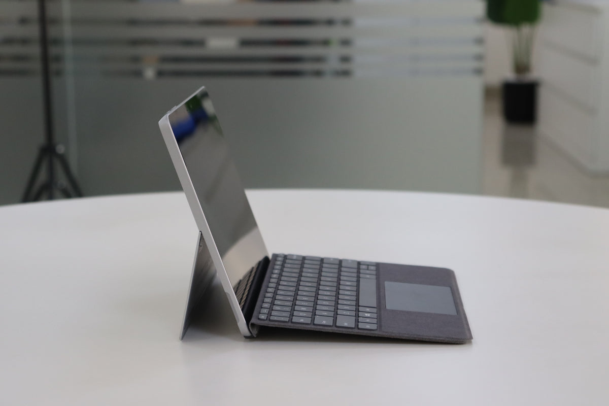 MICROSOFT SURFACE GO 3 SN:18607 left side view