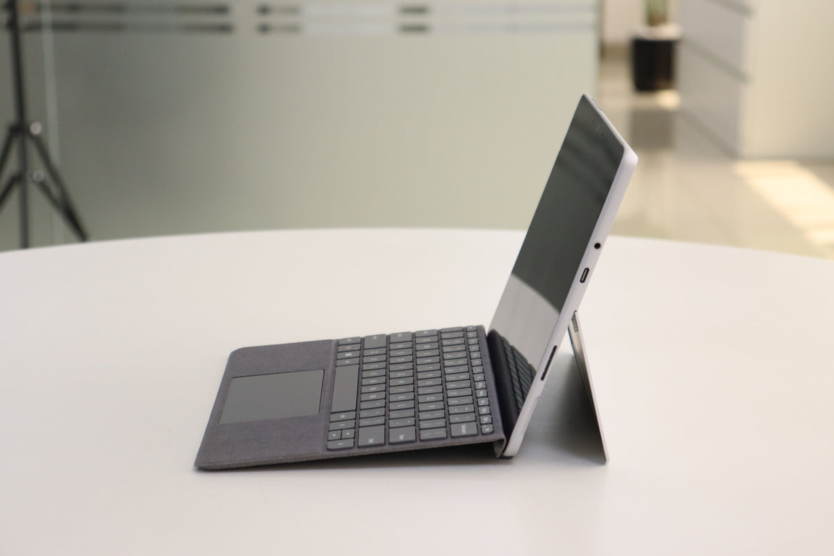 MICROSOFT SURFACE GO 3 SN:18608 right side view