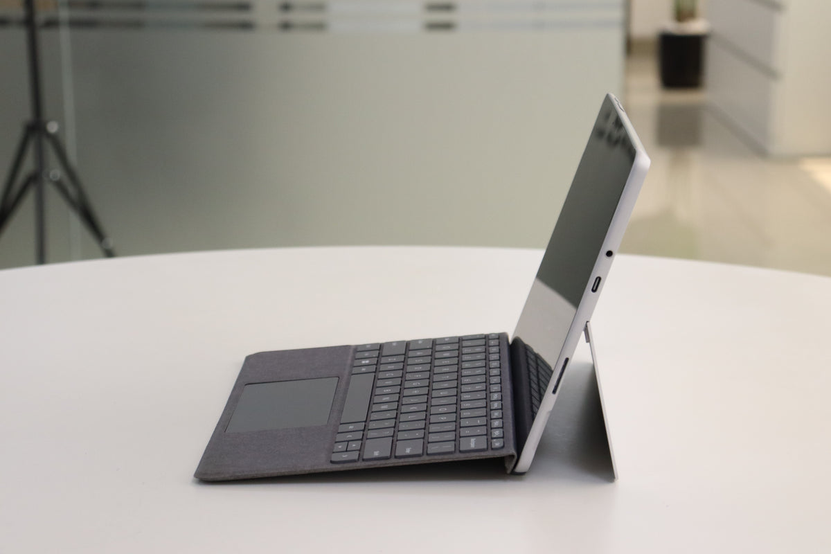 MICROSOFT SURFACE GO 3 SN:18615 right side view