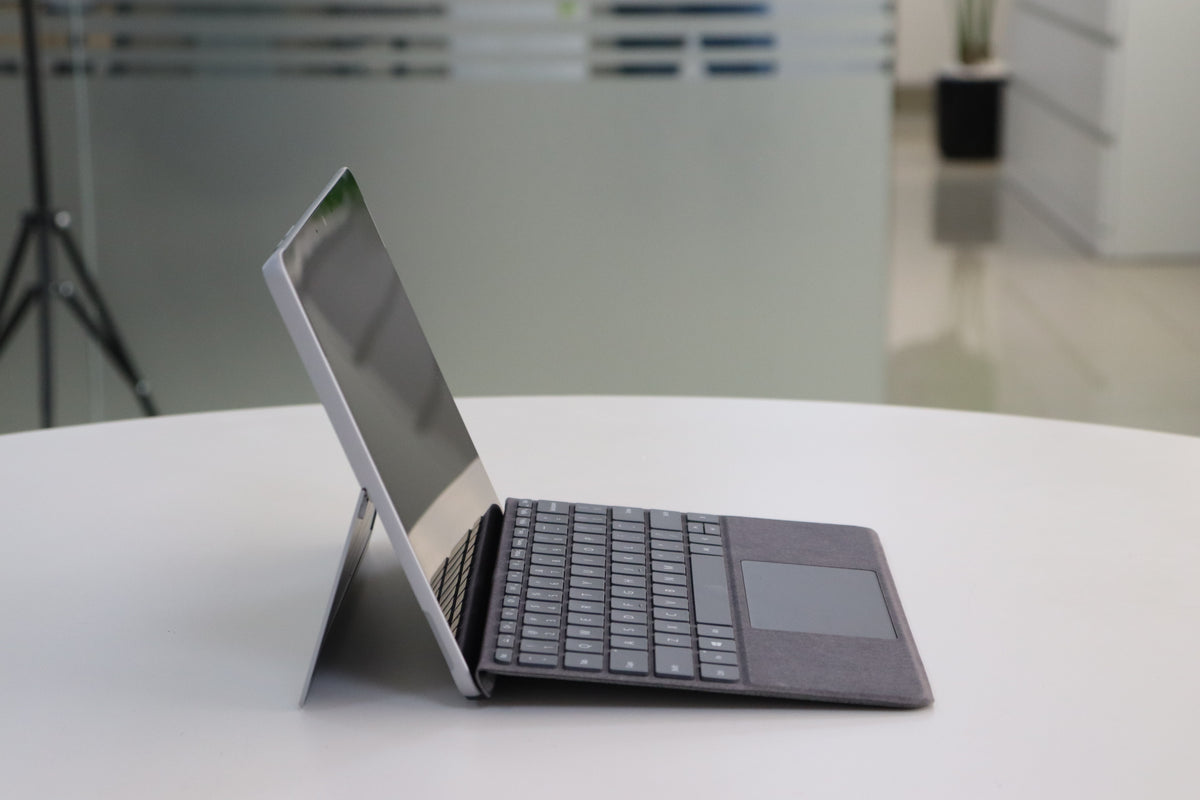 MICROSOFT SURFACE GO 3 SN:18618 left side view