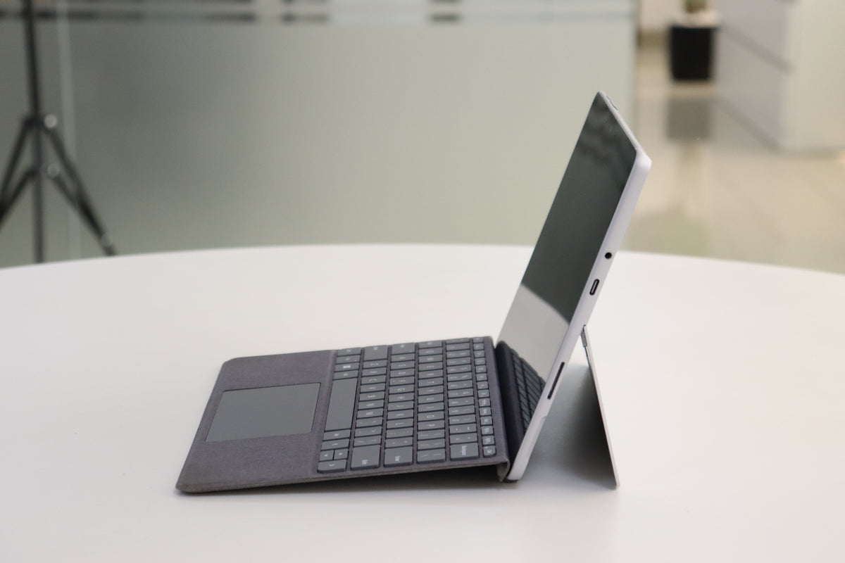 MICROSOFT SURFACE GO 3 SN:18622 right side view