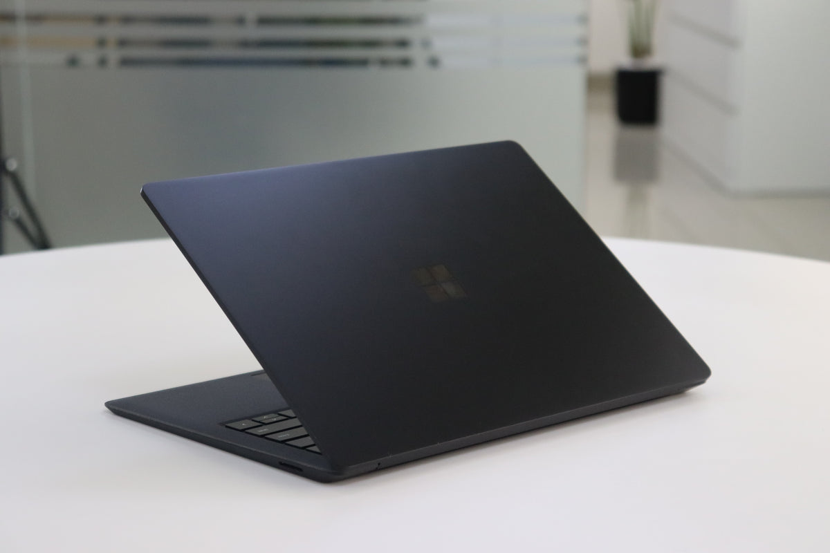 MICROSOFT SURFACE LAPTOP 2 SN:18626 rear right angle