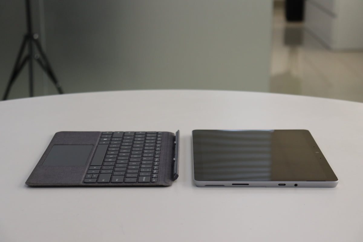 MICROSOFT SURFACE GO 3 SN:18647 detached view
