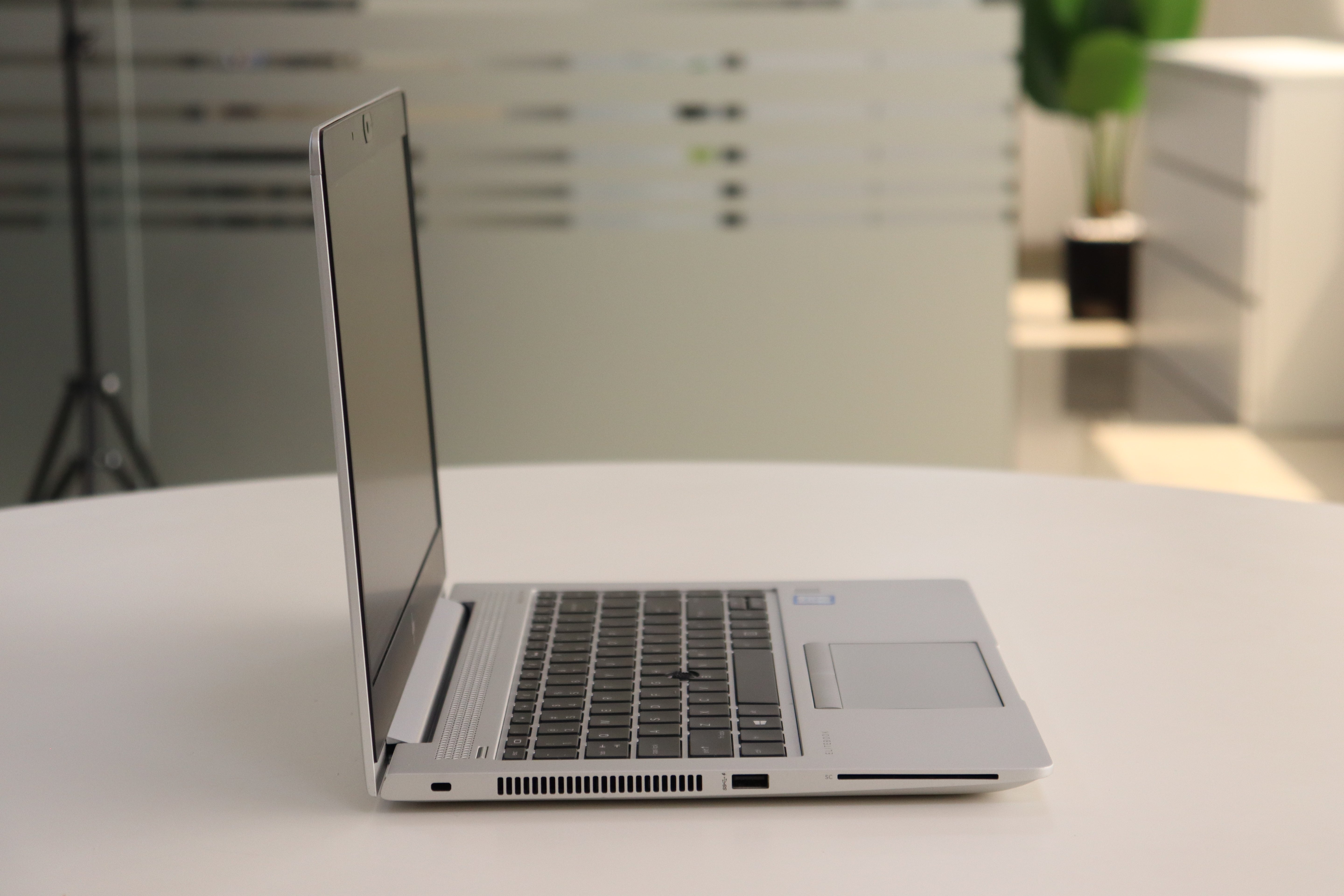 HP EliteBook 840 G5 SN:19283 product photo 4