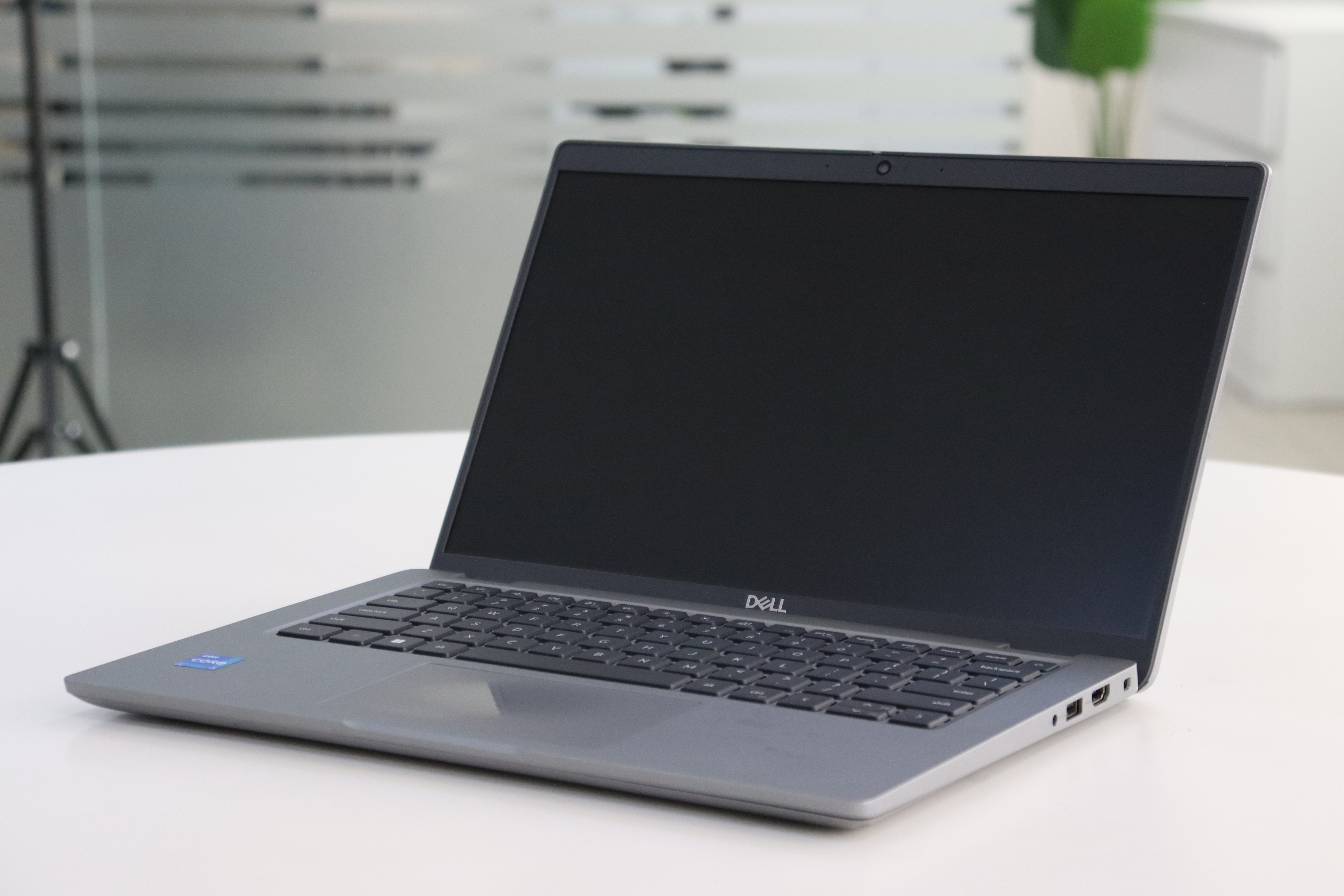 Dell Latitude 5440 SN:19369 product photo 2