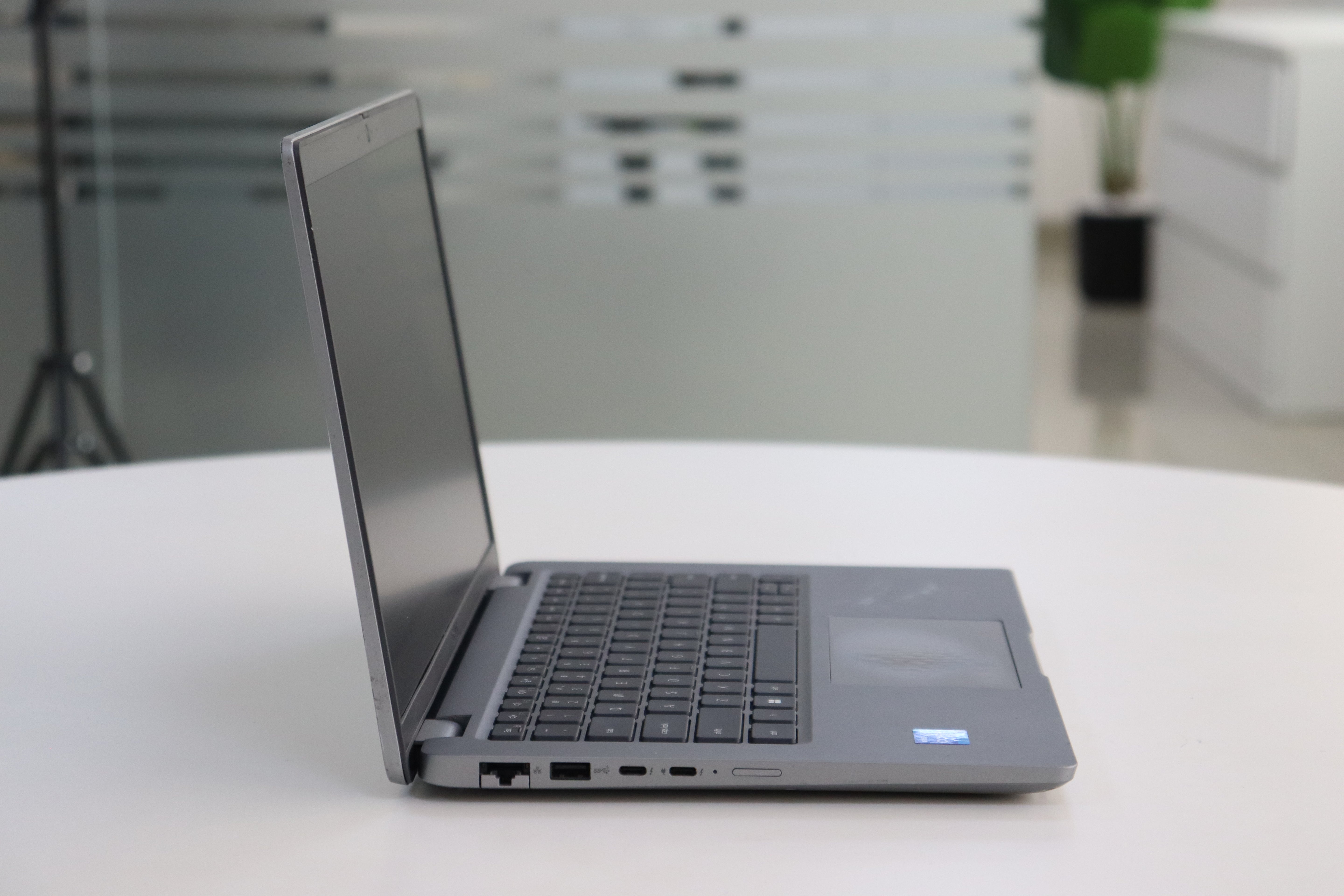Dell Latitude 5440 SN:19369 product photo 4