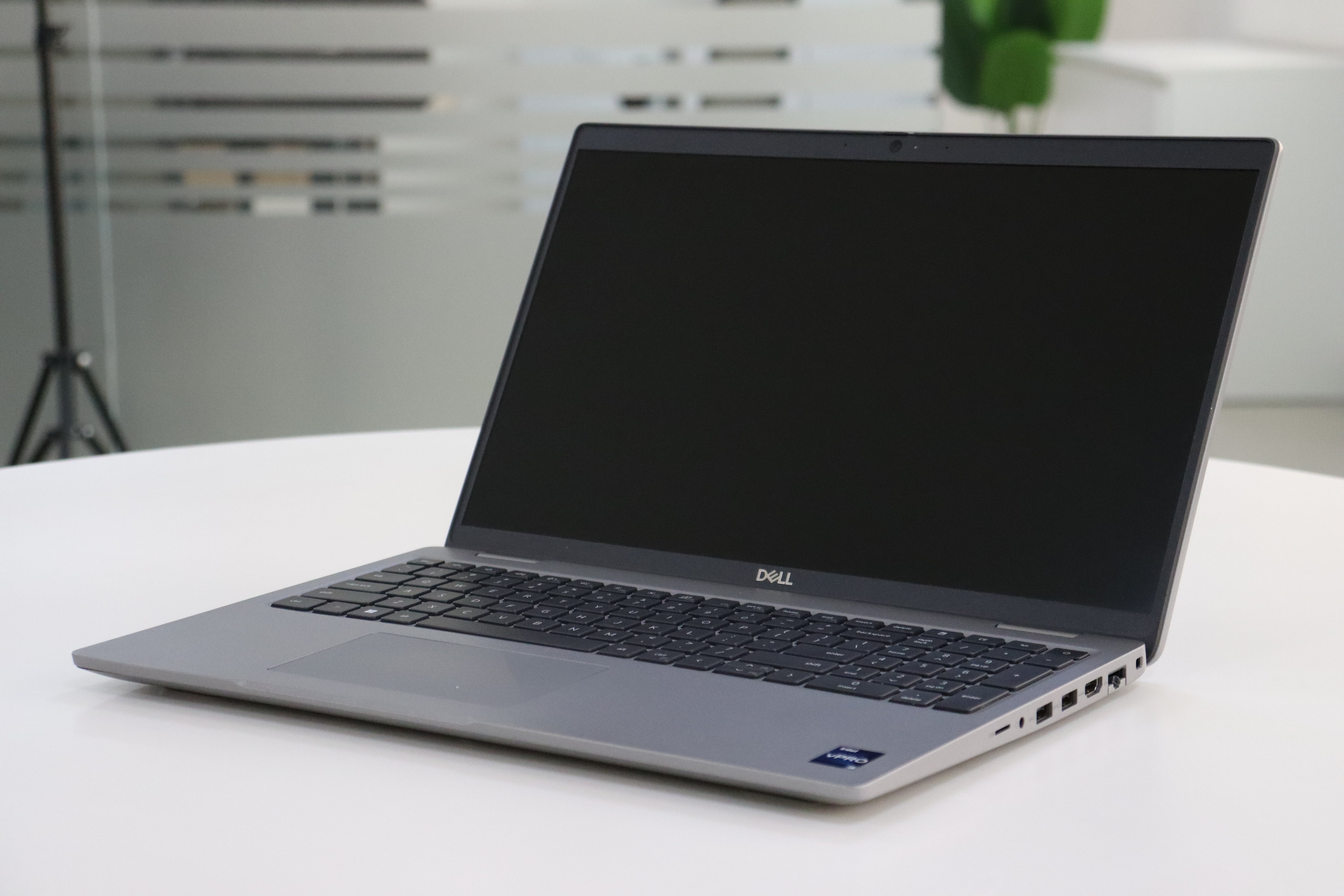 Dell Latitude 5540 SN:19420 product photo 2