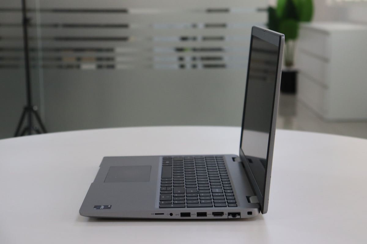 Dell Latitude 5540 SN:19420 product photo 3