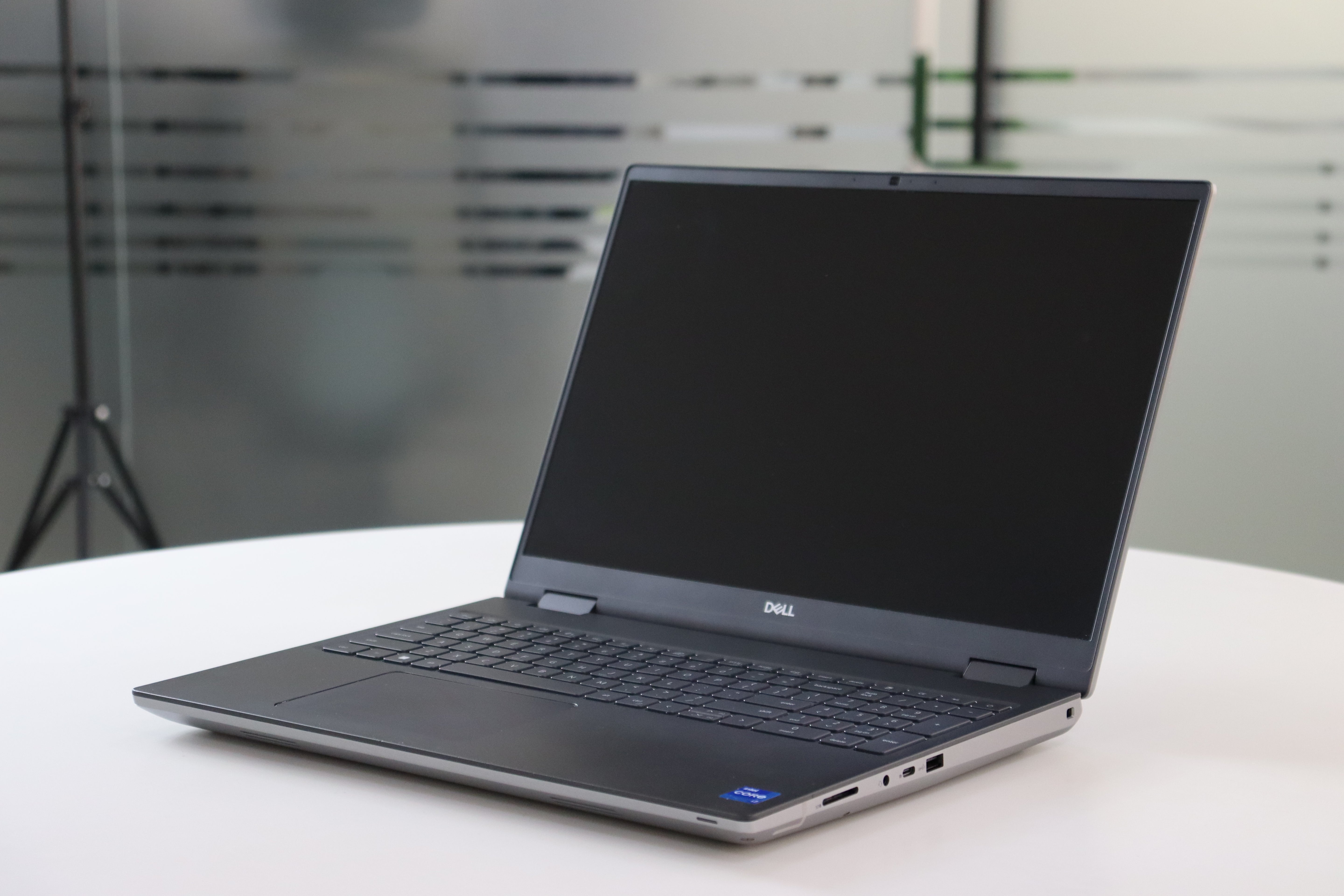 DELL INC. PRECISION 7670: 12th Gen i7, 64 GB RAM, 512 GB SSD, SN:19504