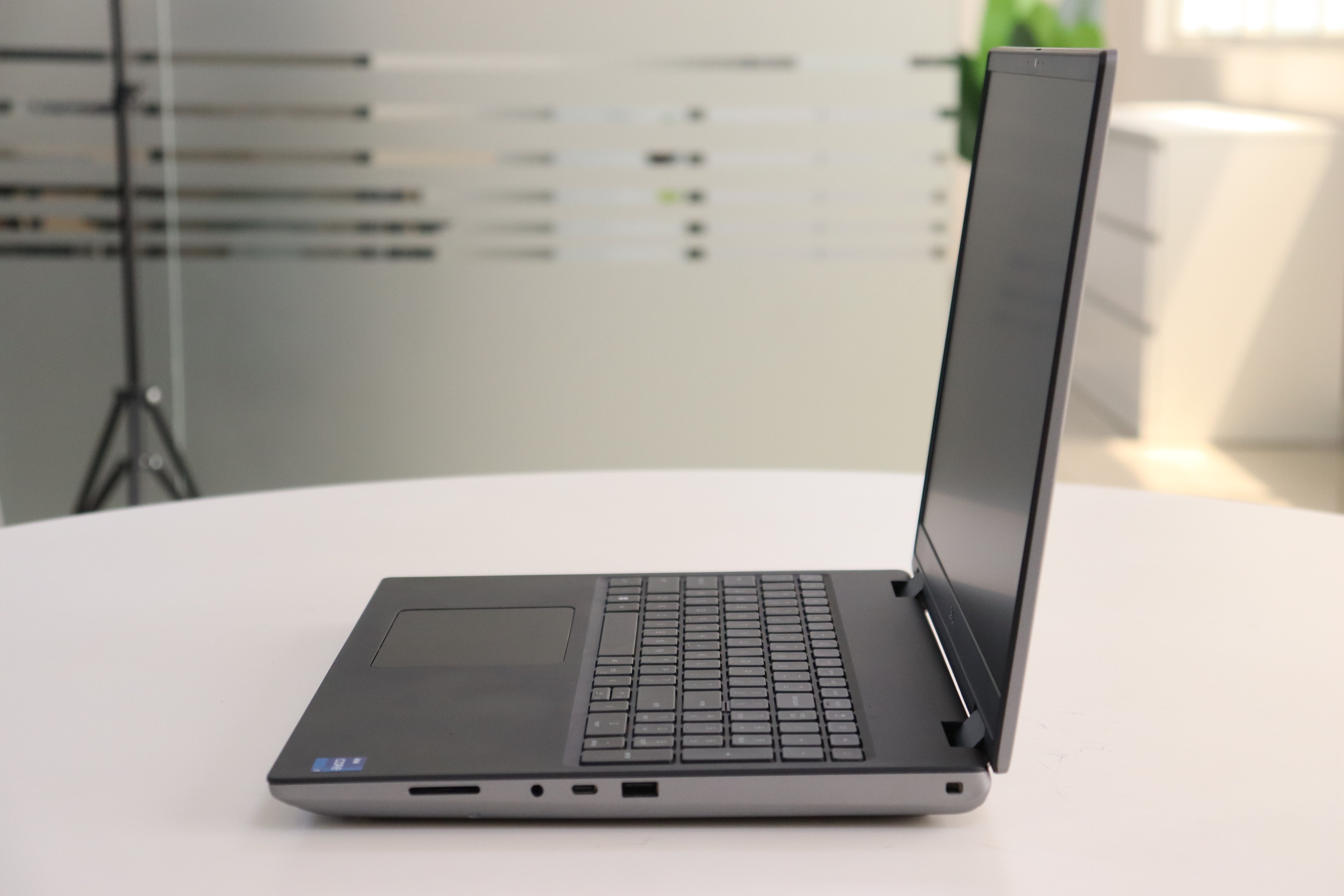 DELL PRECISION 7670 SN:19513 product photo 3