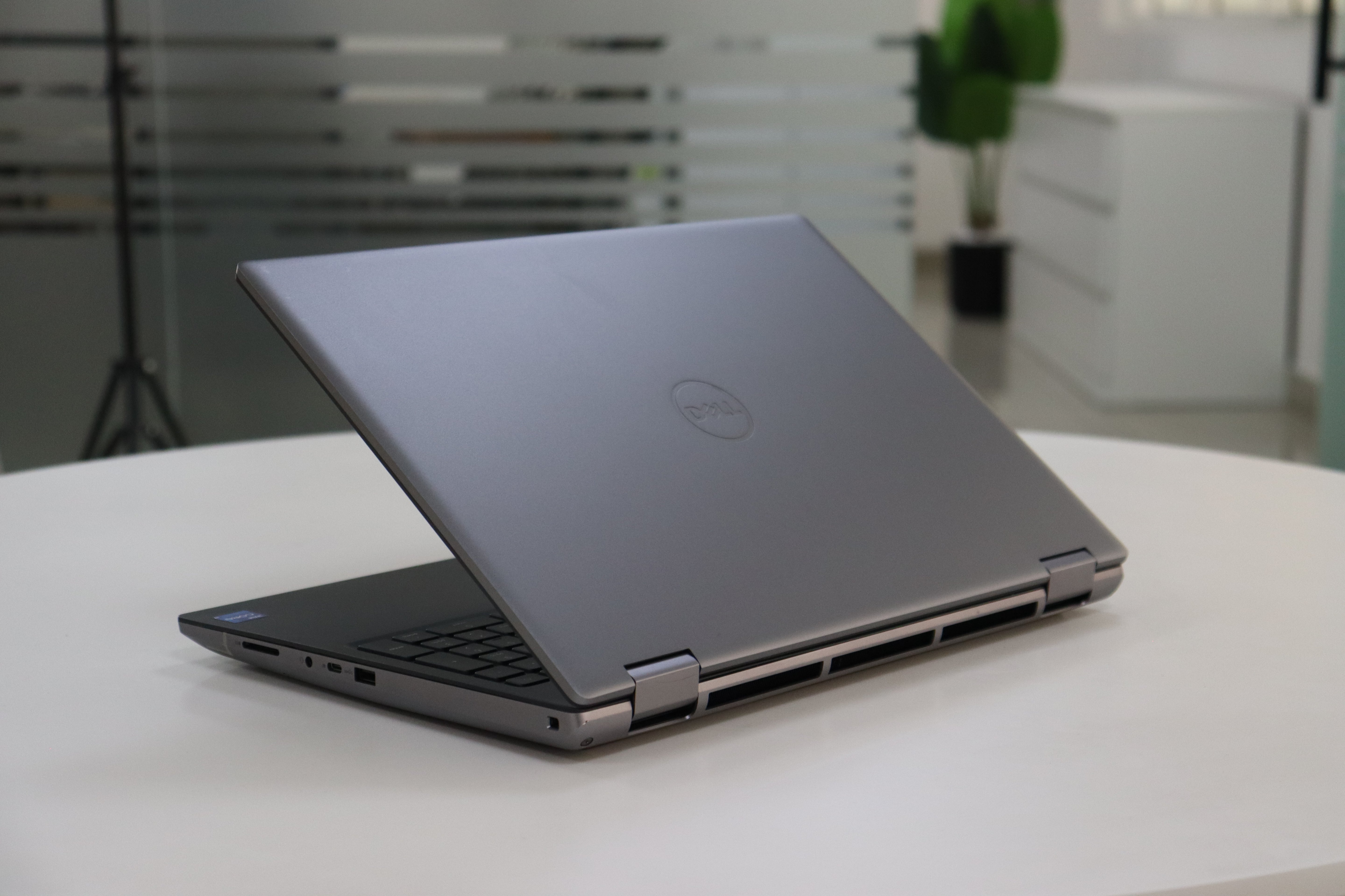 DELL PRECISION 7670: 12th Gen i7, 32 GB RAM, 512 GB SSD, SN:19515 product photo 6