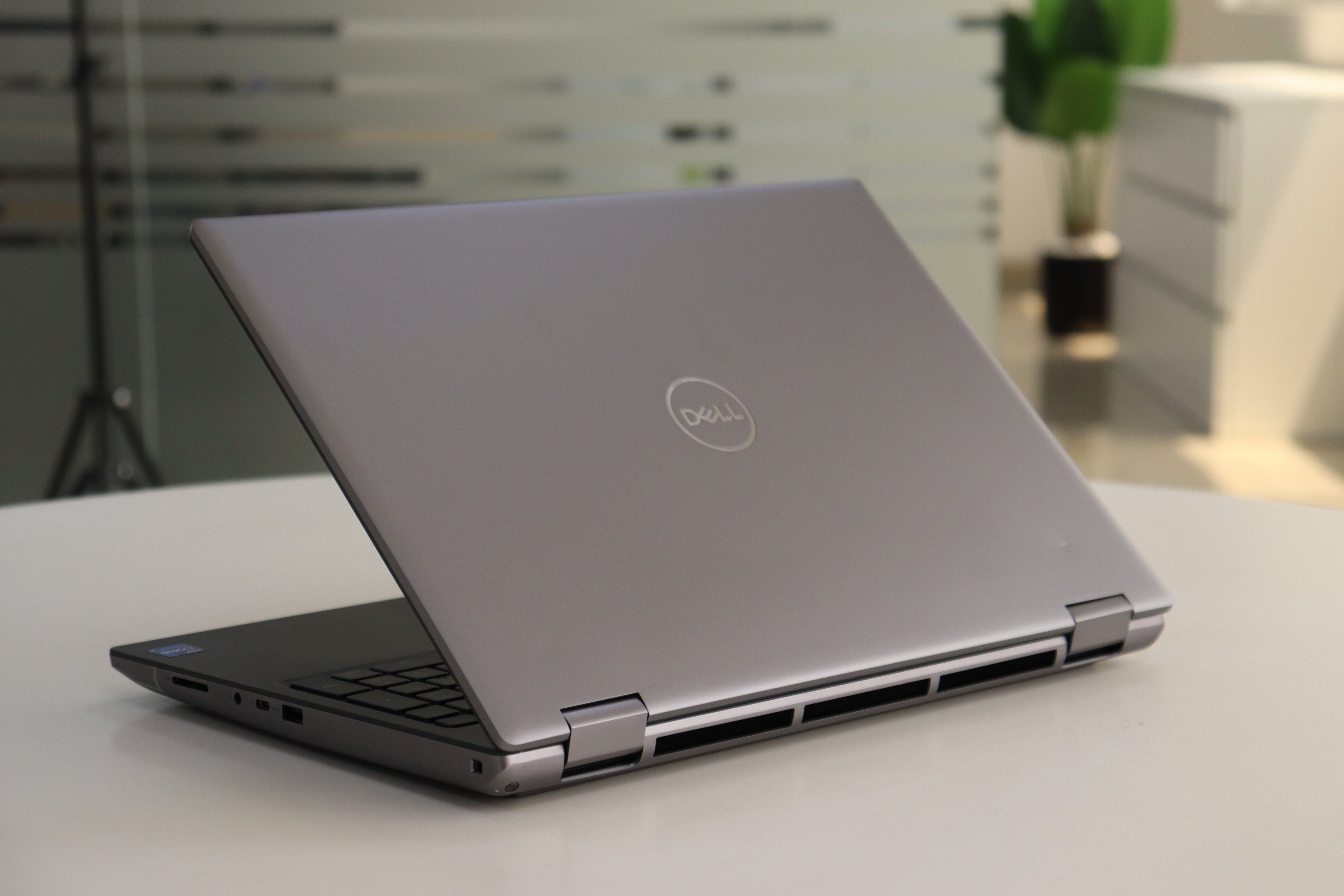 DELL PRECISION 7670: 12th Gen i7, 32 GB RAM, 512 GB SSD, SN:19524 product photo 6