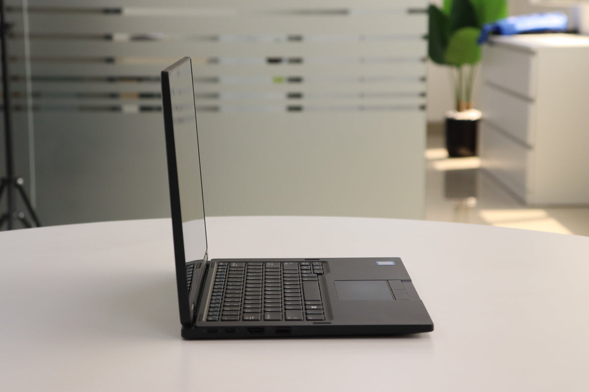 DELL LATITUDE 7390 2-IN-1 SN:20672 left side view