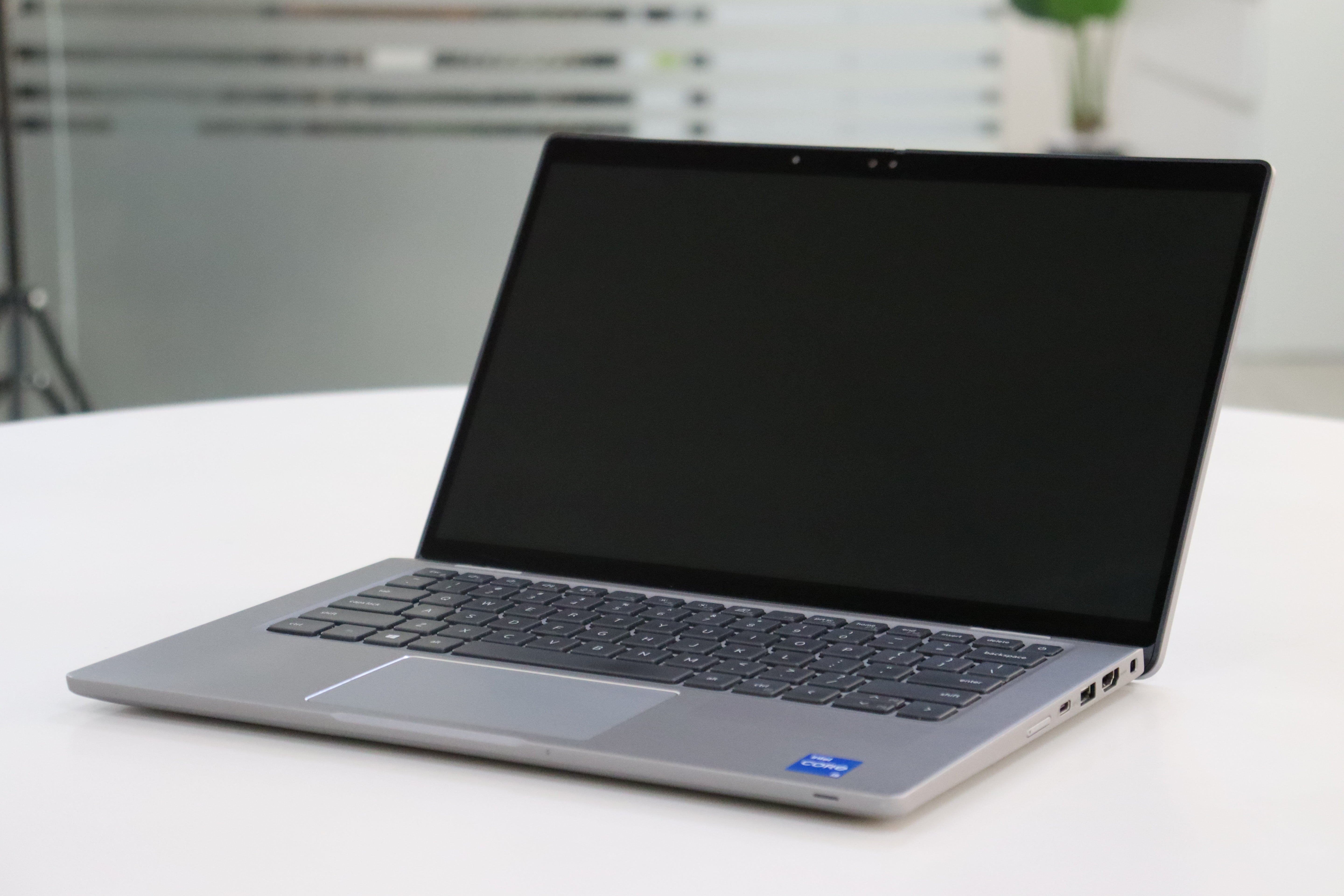 Dell Latitude 7330 SN:21178 product photo 2