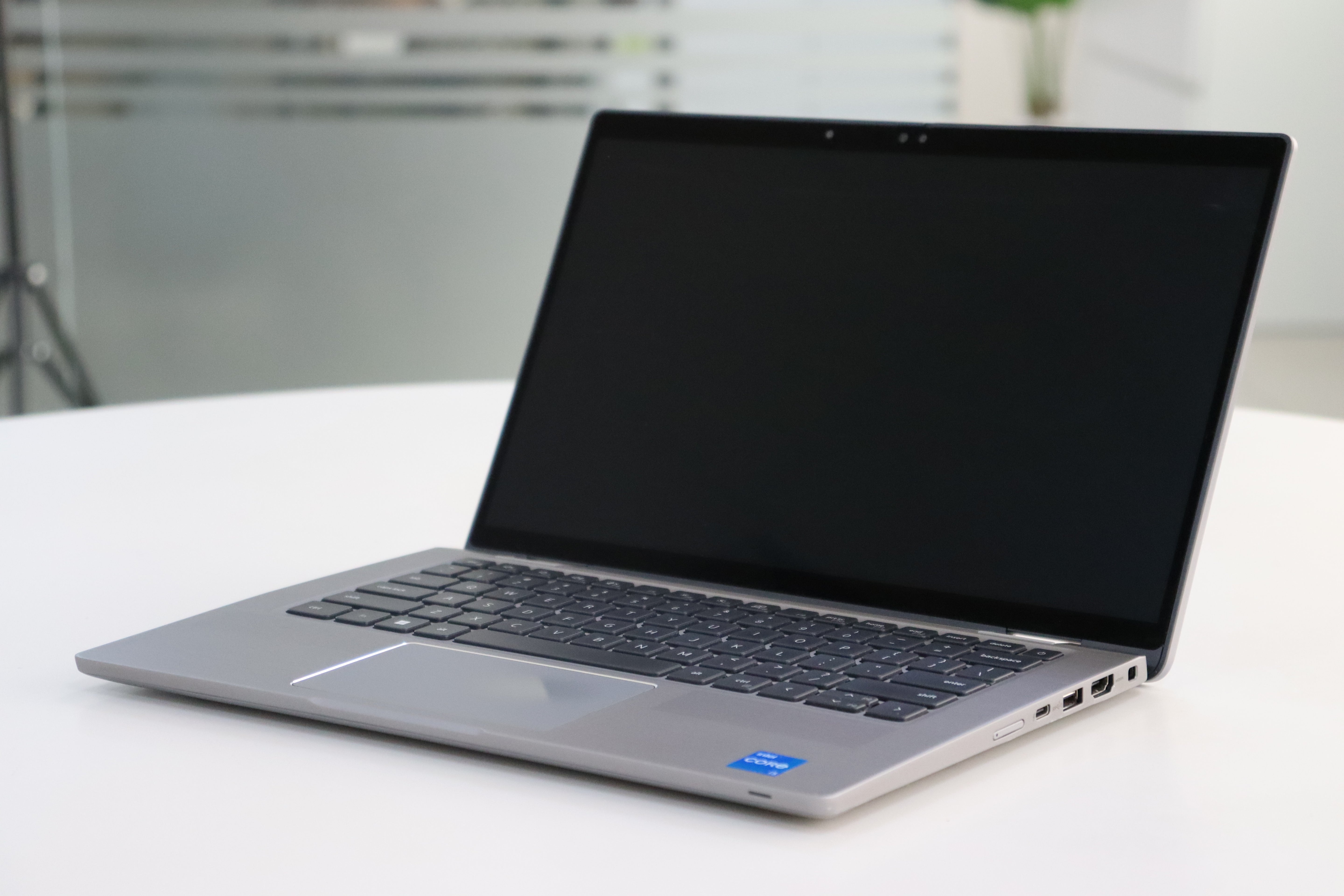 Dell Latitude 7330 SN:21180 product photo 2