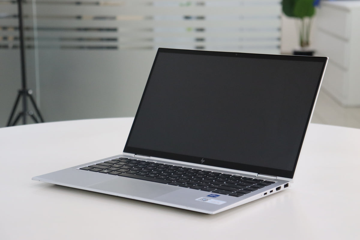 HP ELITEBOOK X360 1040 G8 SN:21441 right front angle