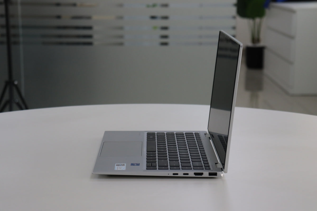 HP ELITEBOOK X360 1040 G8 SN:21445 right side view