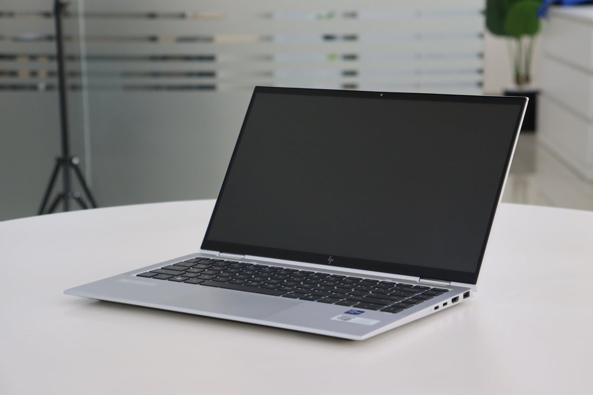 HP ELITEBOOK X360 1040 G8 SN:21447 right front angle