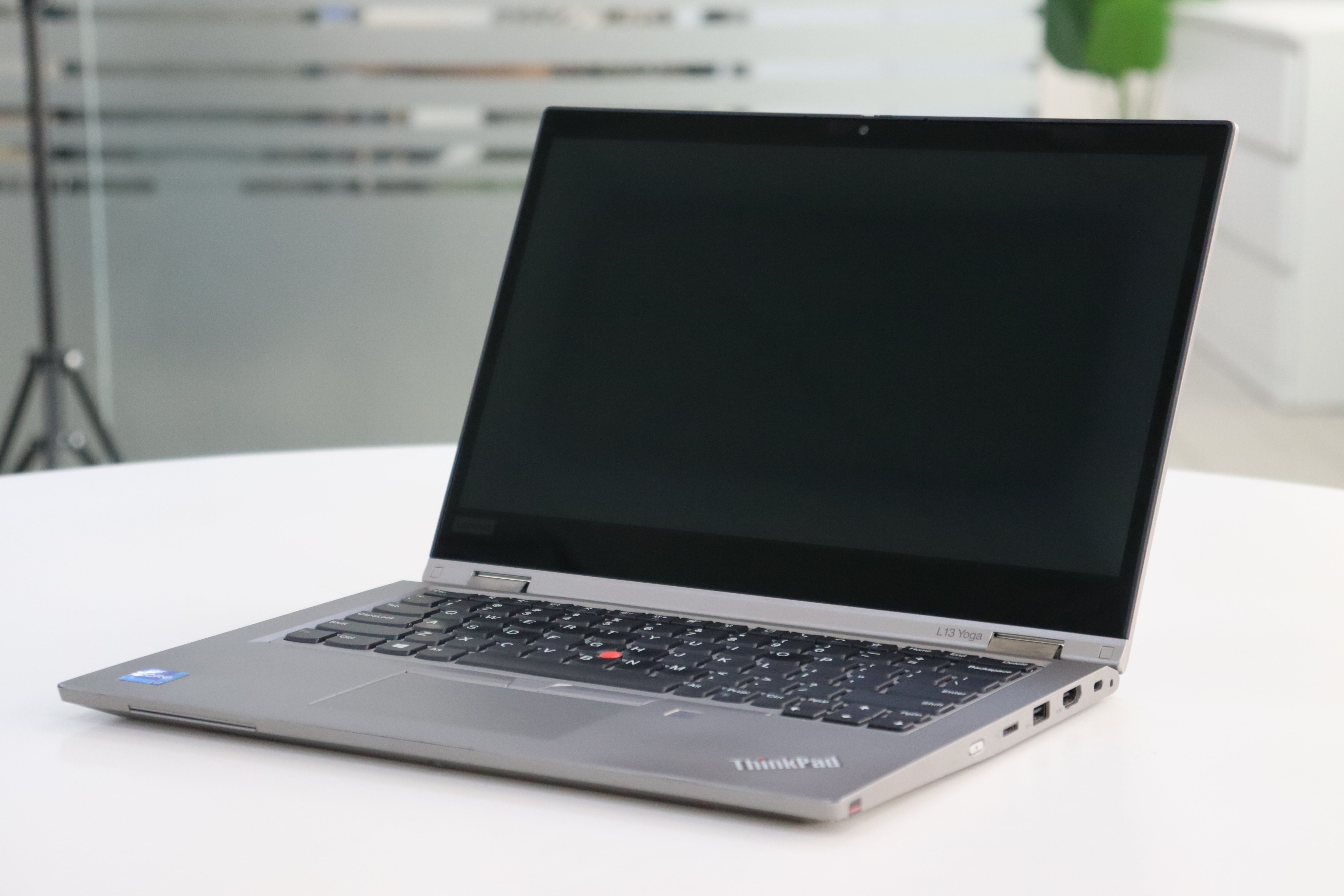 Lenovo ThinkPad L13 Yoga Gen 2 SN:21570 product photo 2