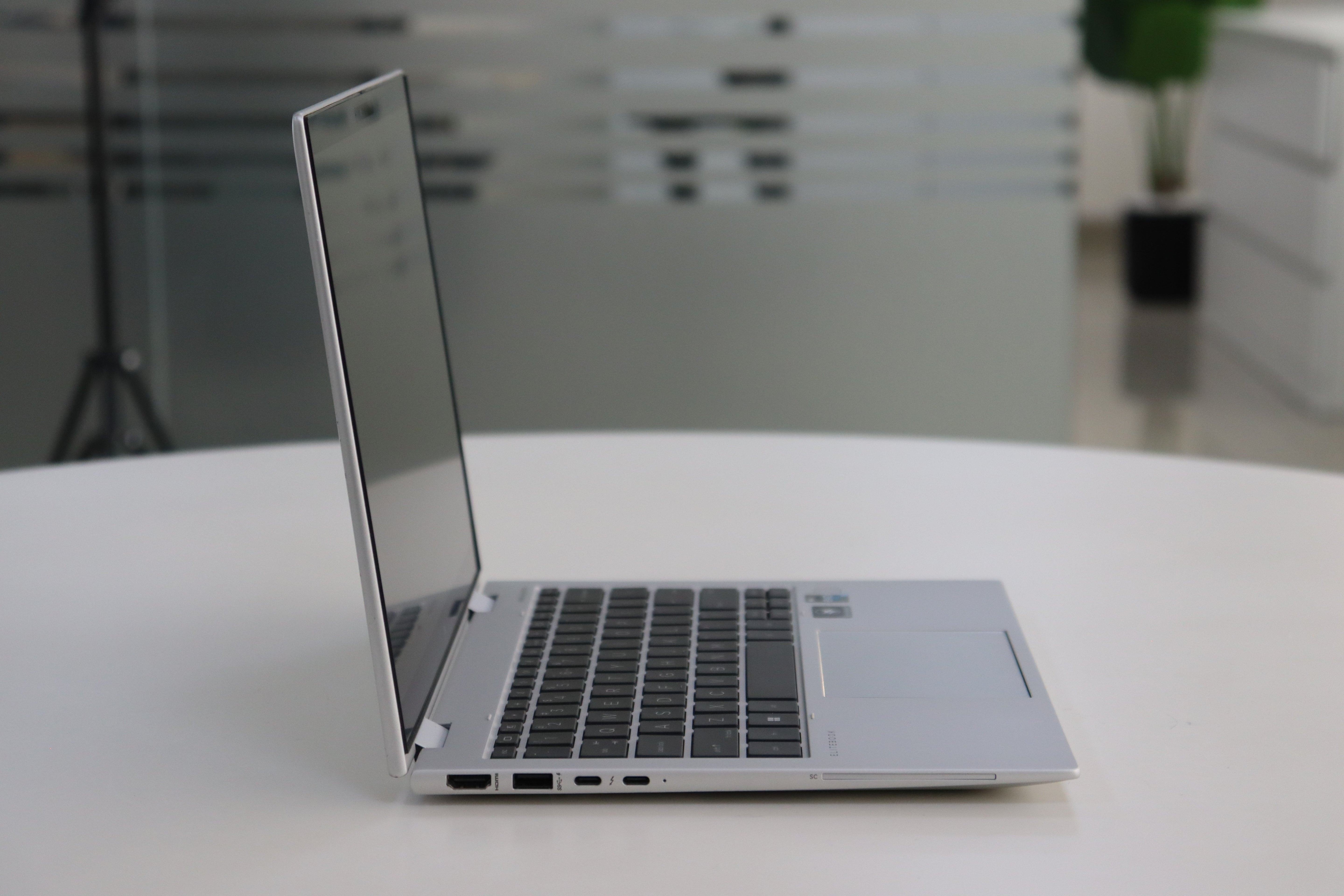 HP Elite x360 830 G9 SN:23508 product photo 4