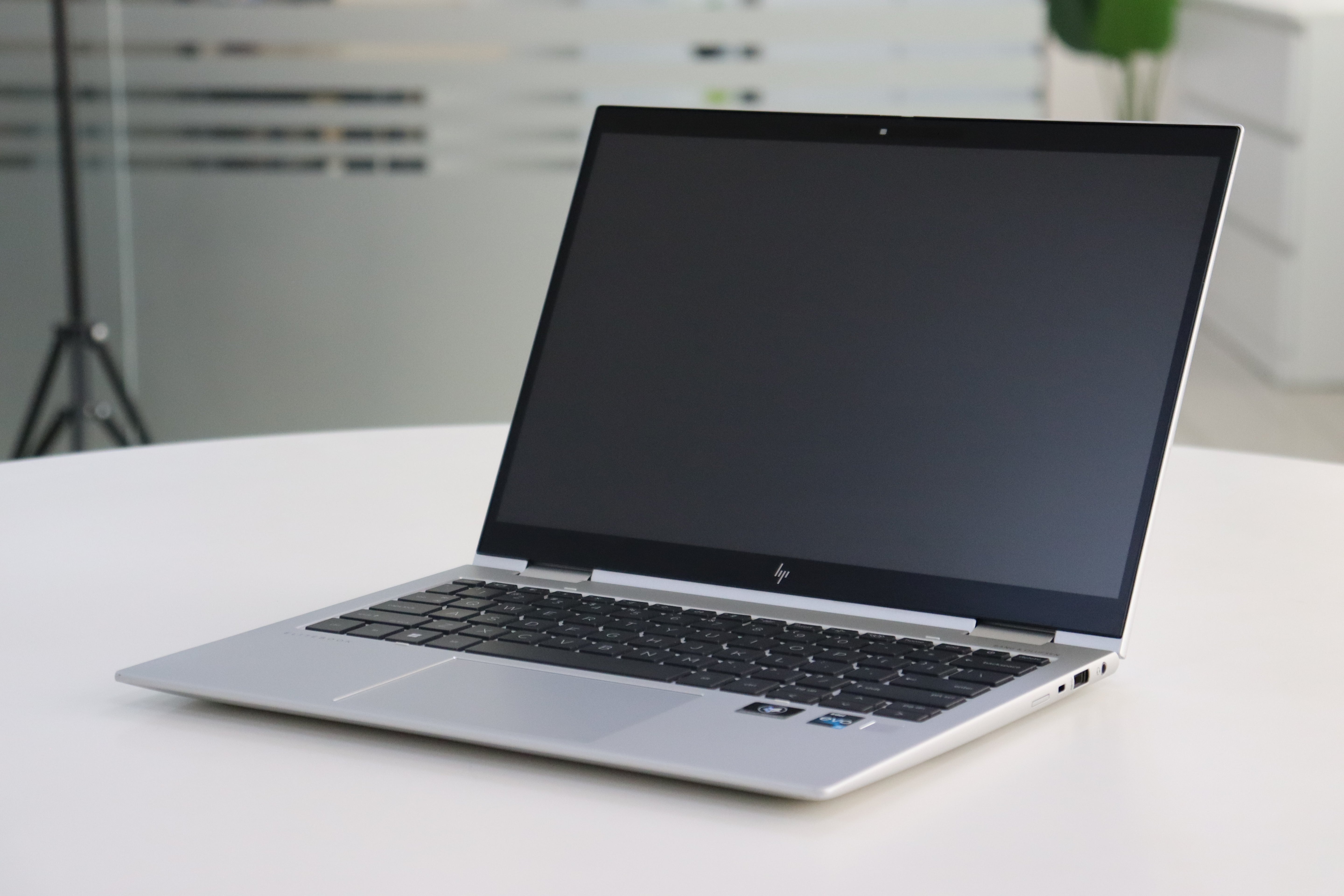 HP Elite x360 830 G9 SN:23510 product photo 2