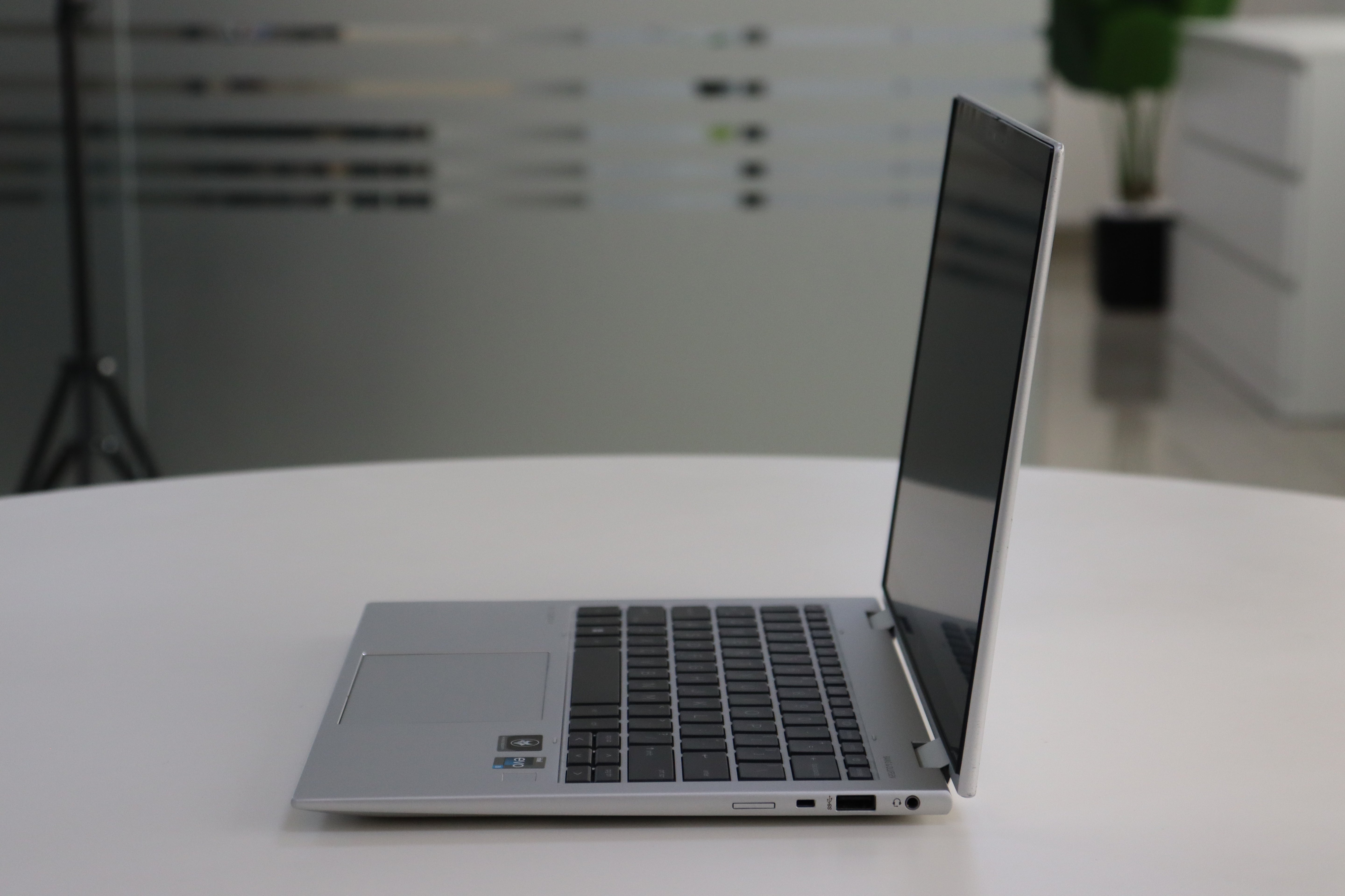 HP Elite x360 830 G9 SN:23510 product photo 3