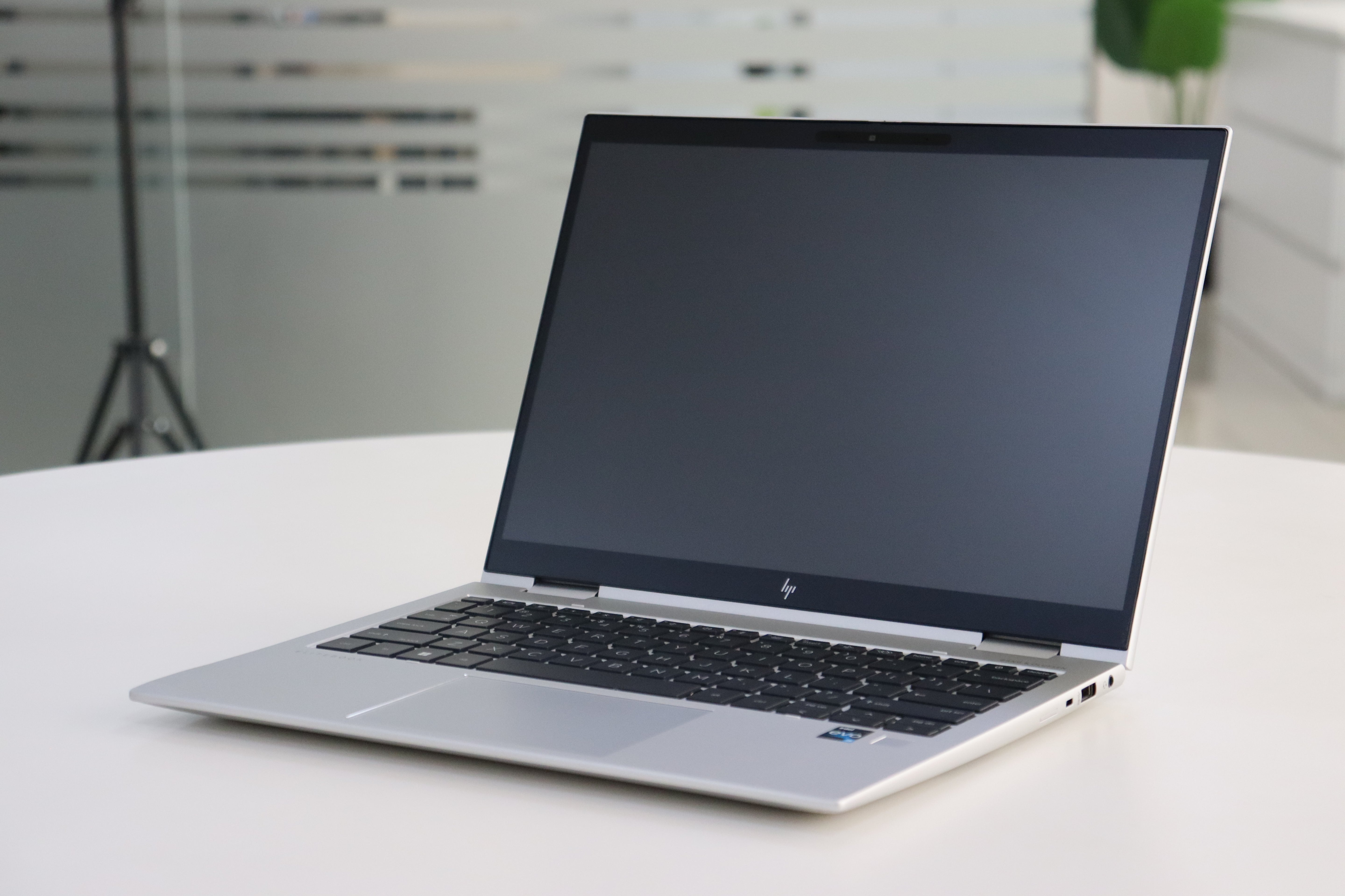 HP Elite x360 830 G9 SN:23514 product photo 2