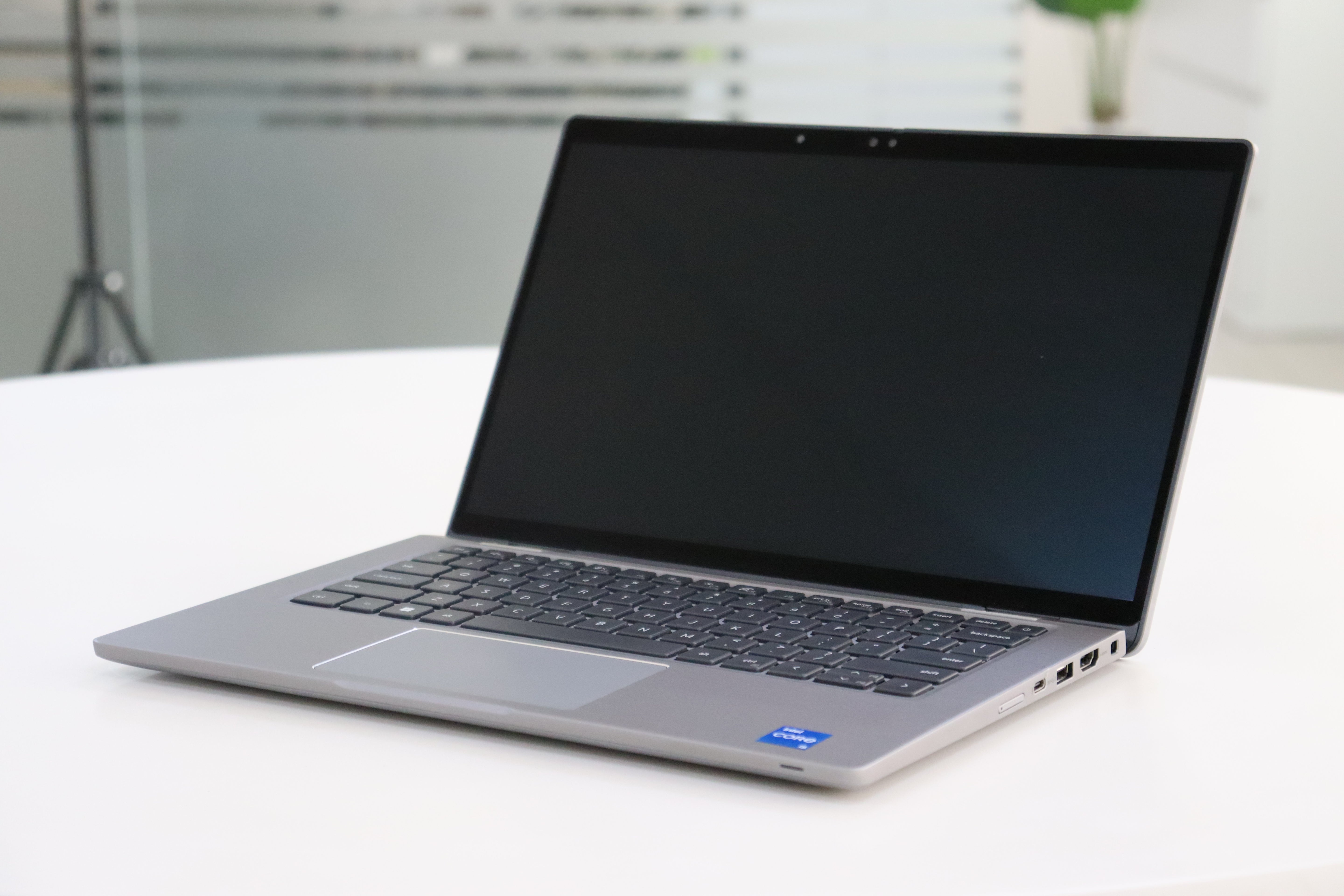 Dell Latitude 7330 SN:23571 product photo 2