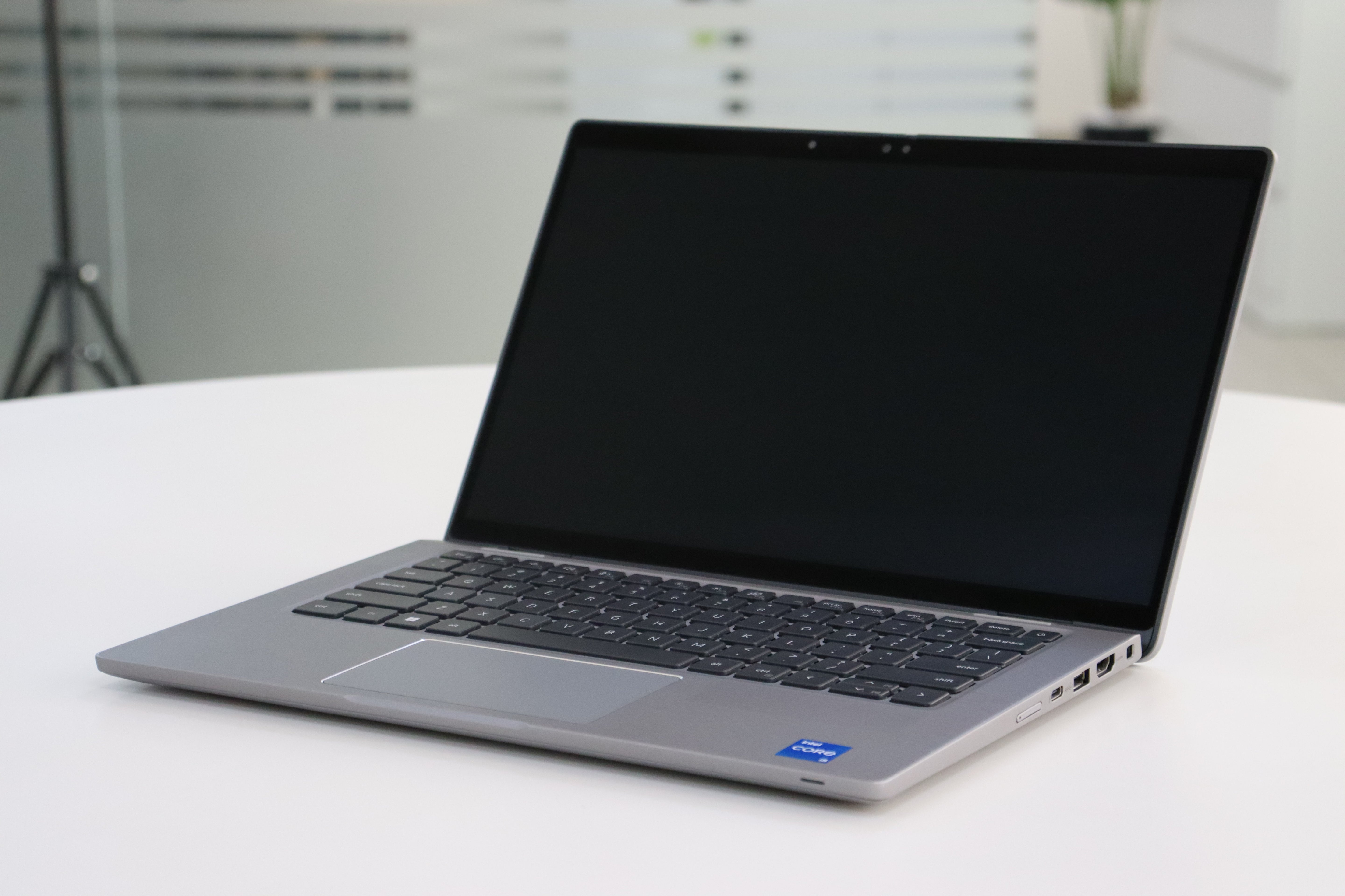 Dell Latitude 7330 SN:23599 product photo 2