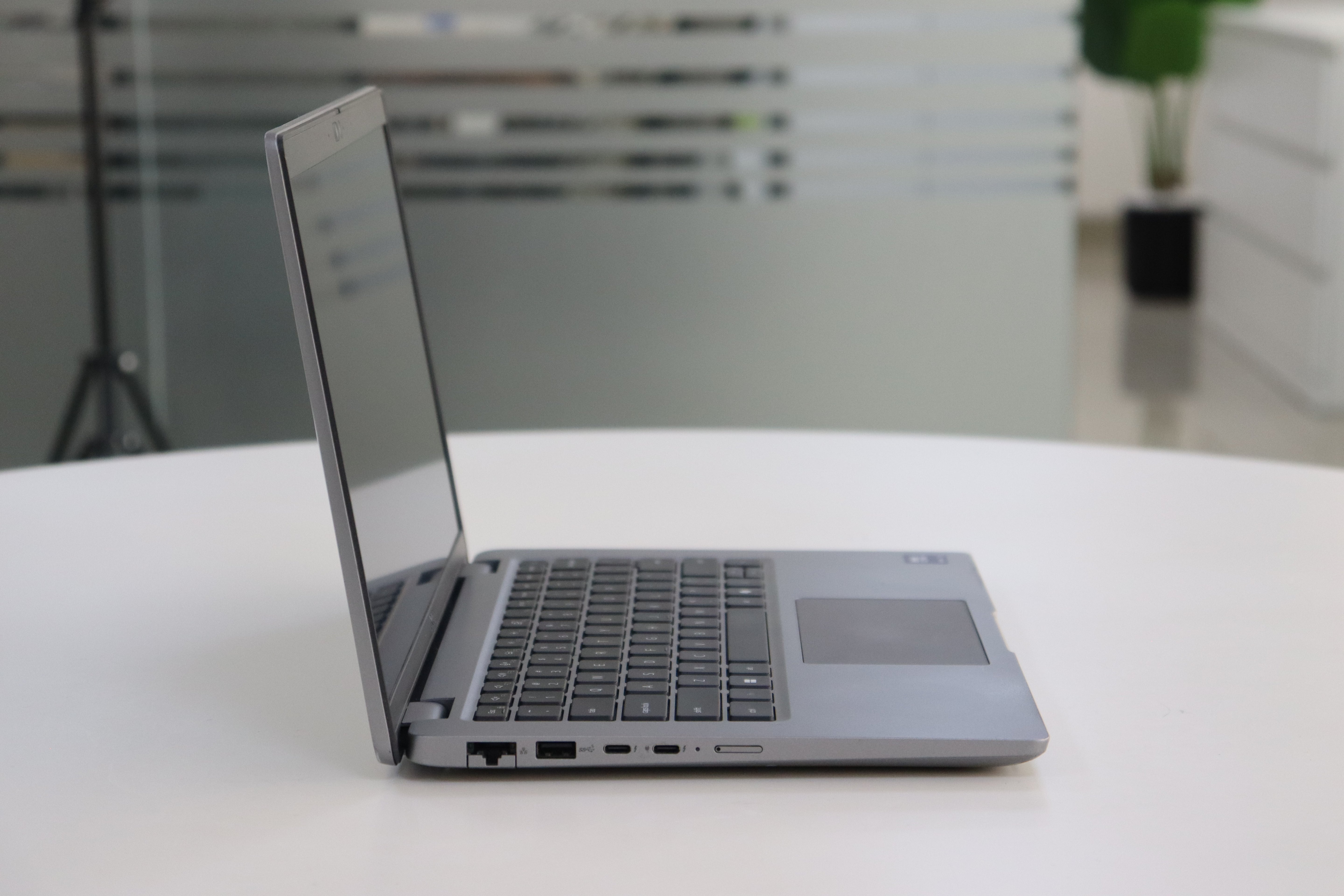 Dell Latitude 5450 SN:23602 product photo 4
